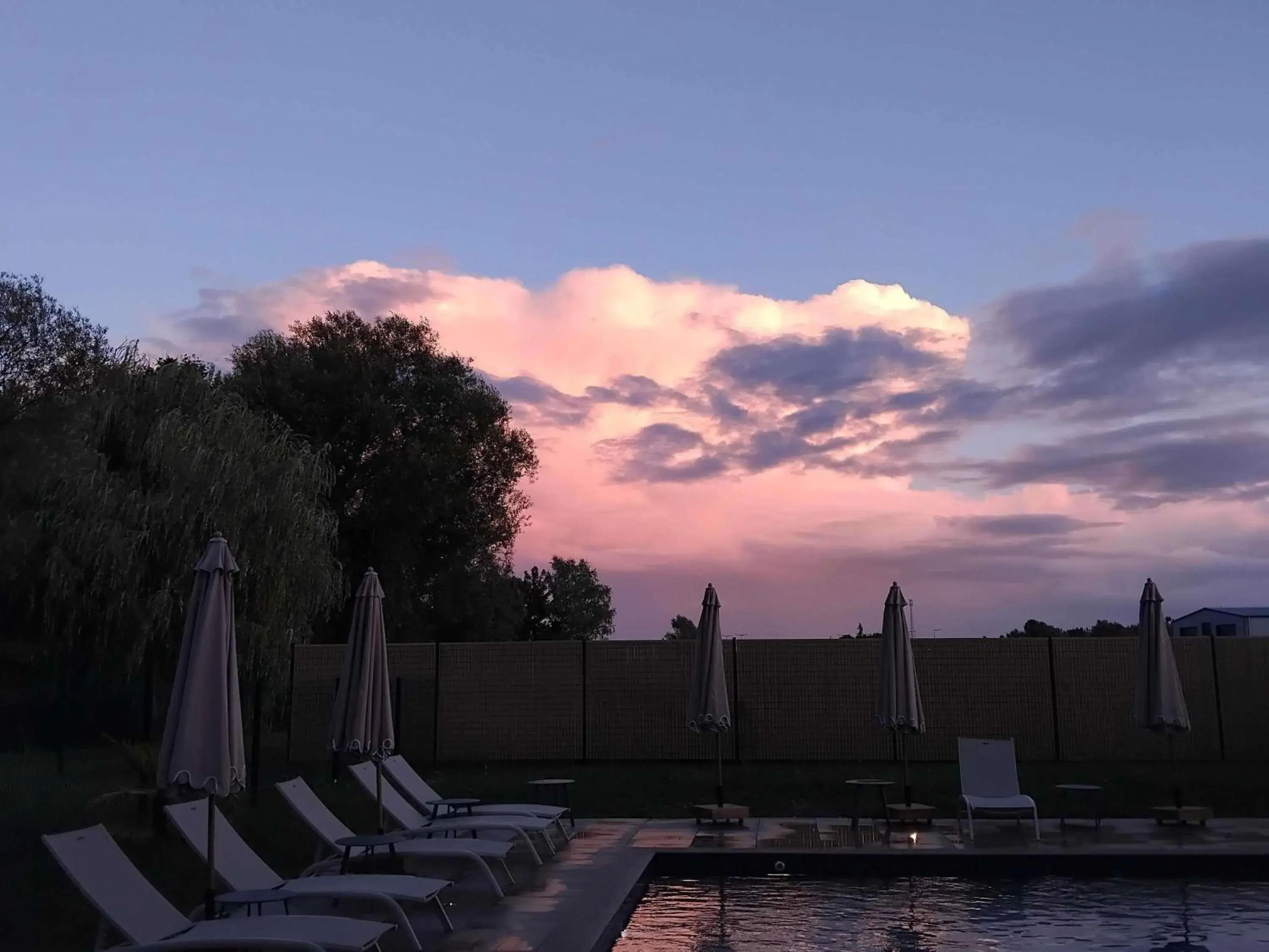 Pool view in ibis Styles Contres-Cheverny Pool view in ibis Styles Contres-Cheverny