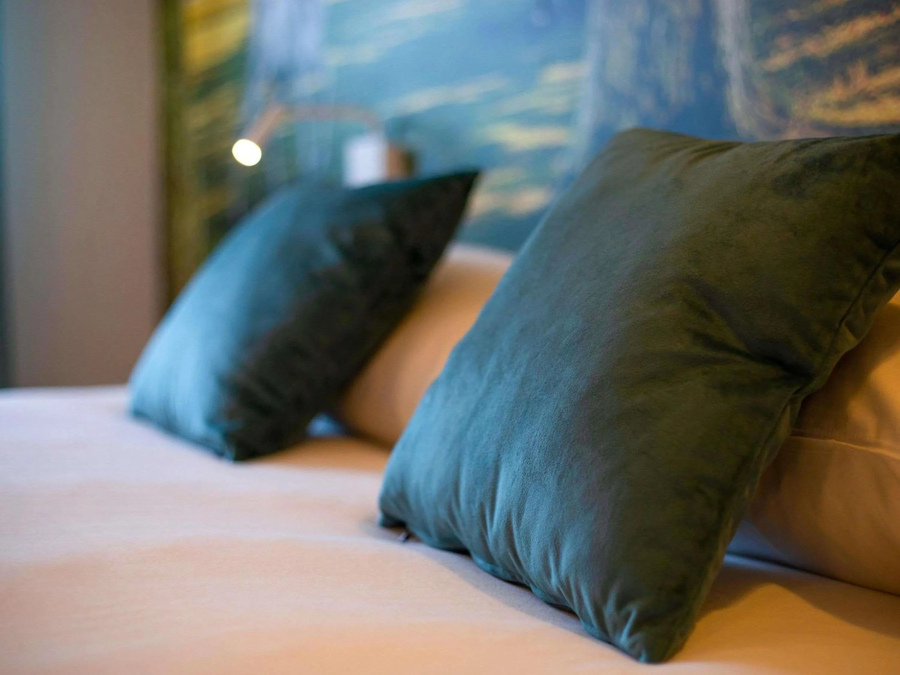 Bedroom, Bed in ibis Styles Contres-Cheverny