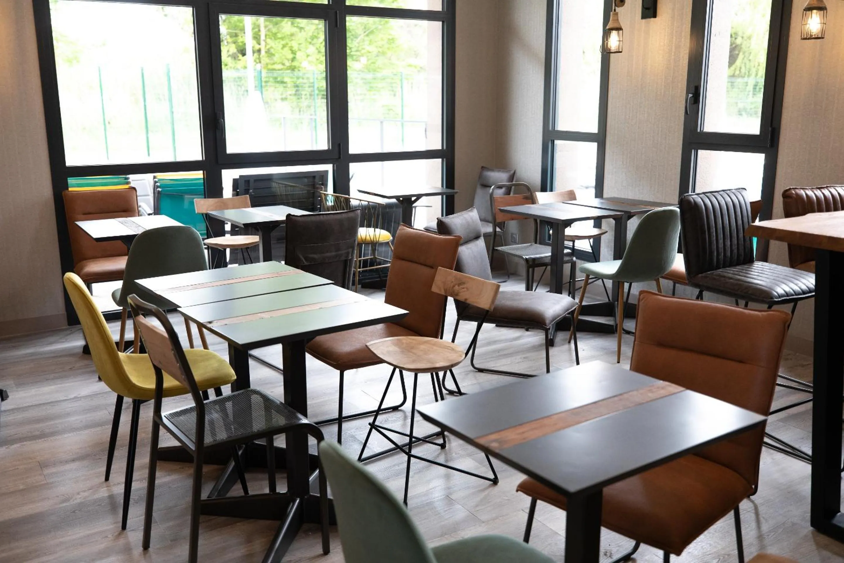 Communal lounge/ TV room in ibis Styles Contres-Cheverny