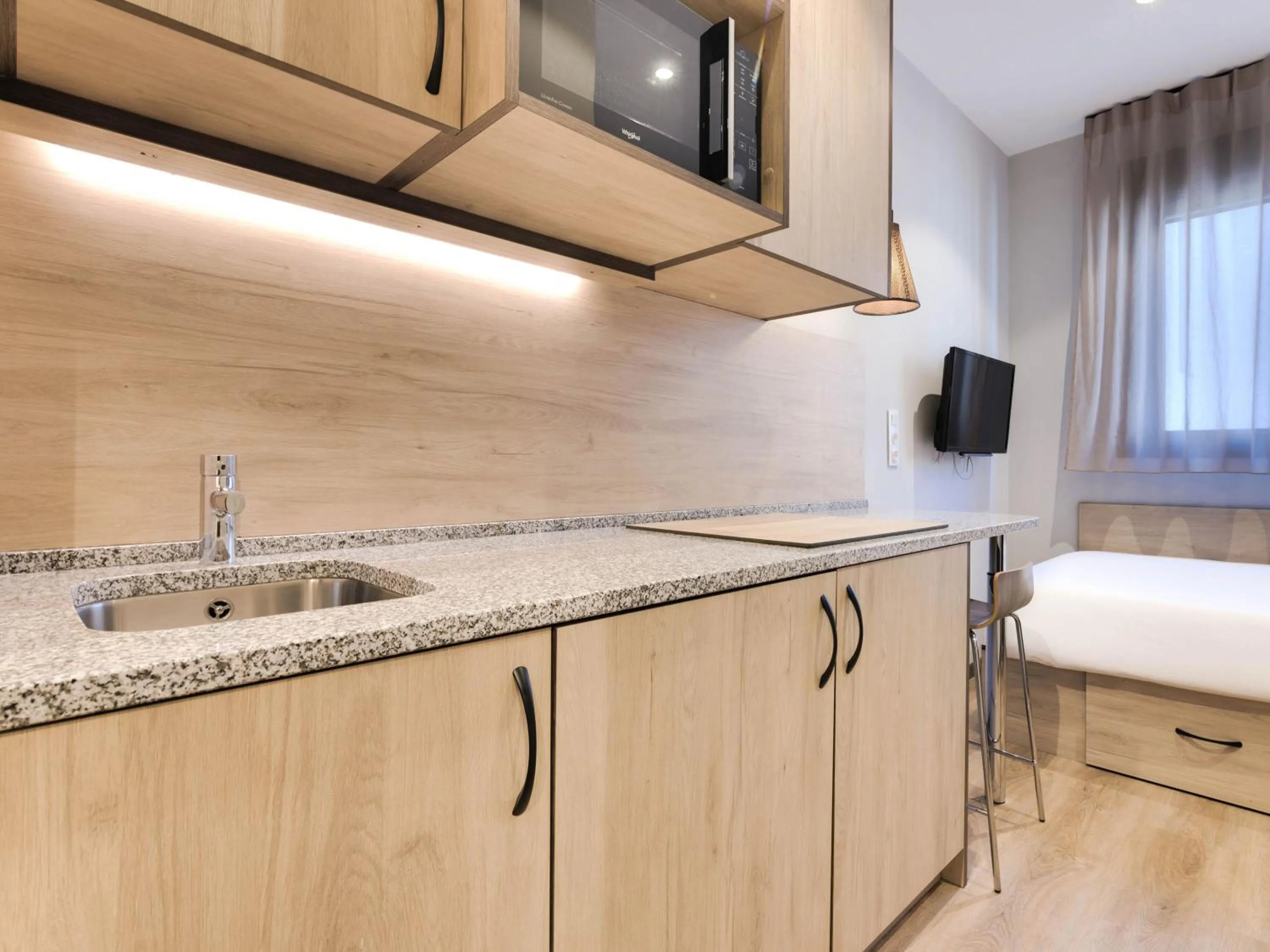 TV and multimedia in Livensa Living Studios Málaga Feria