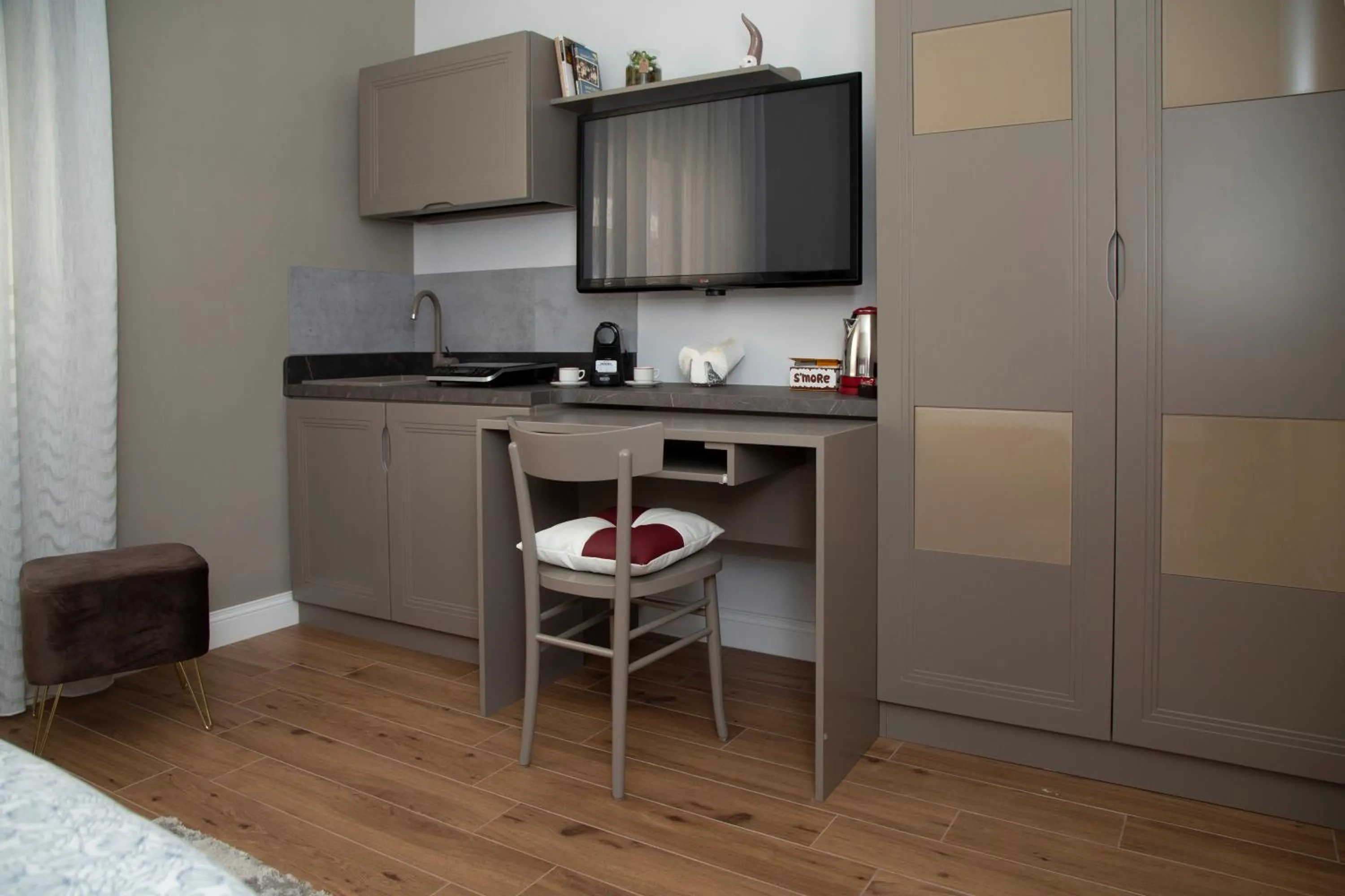 TV and multimedia in Belvedere 75