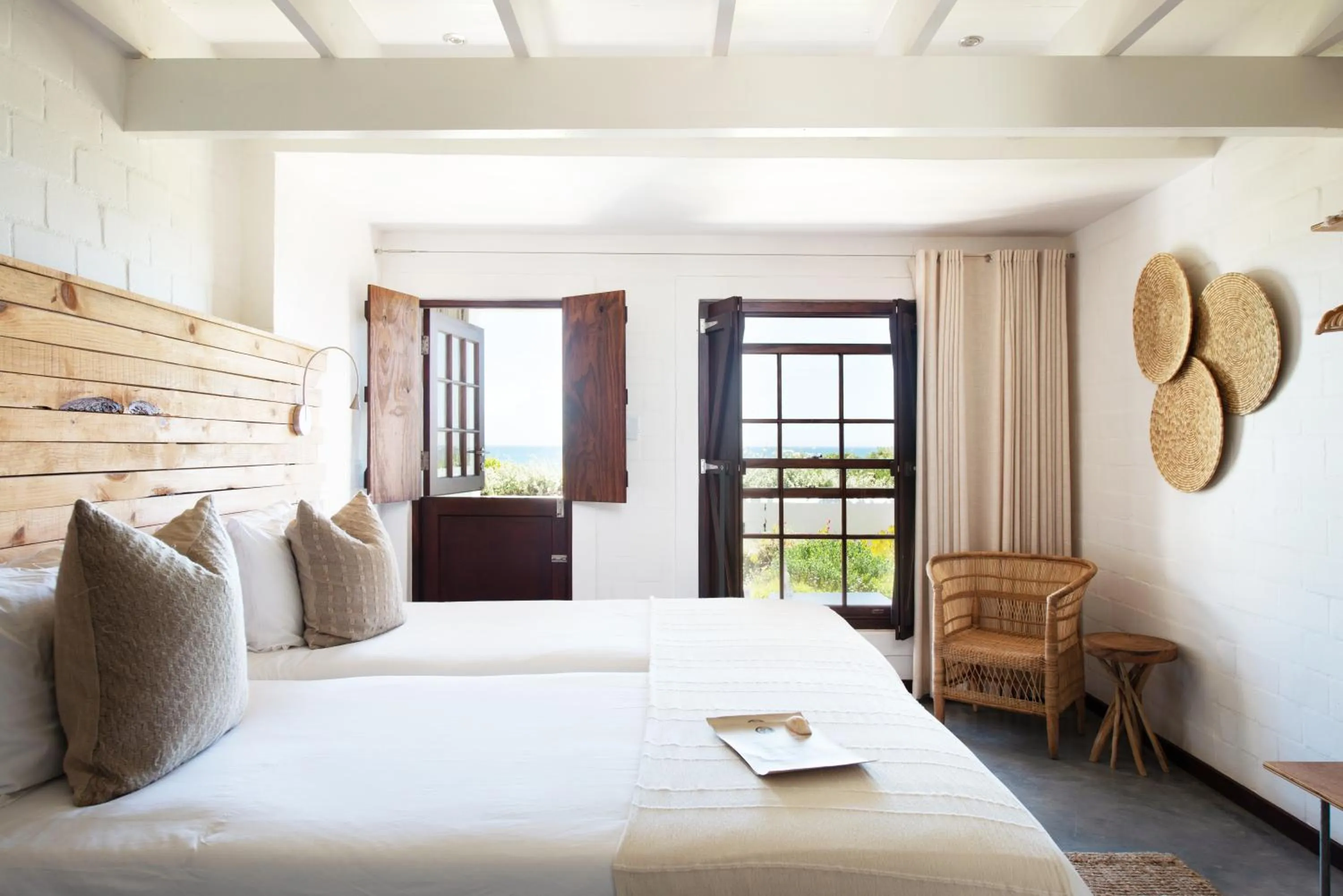 Twin Room with Sea View - single occupancy in Gonana Guesthouse