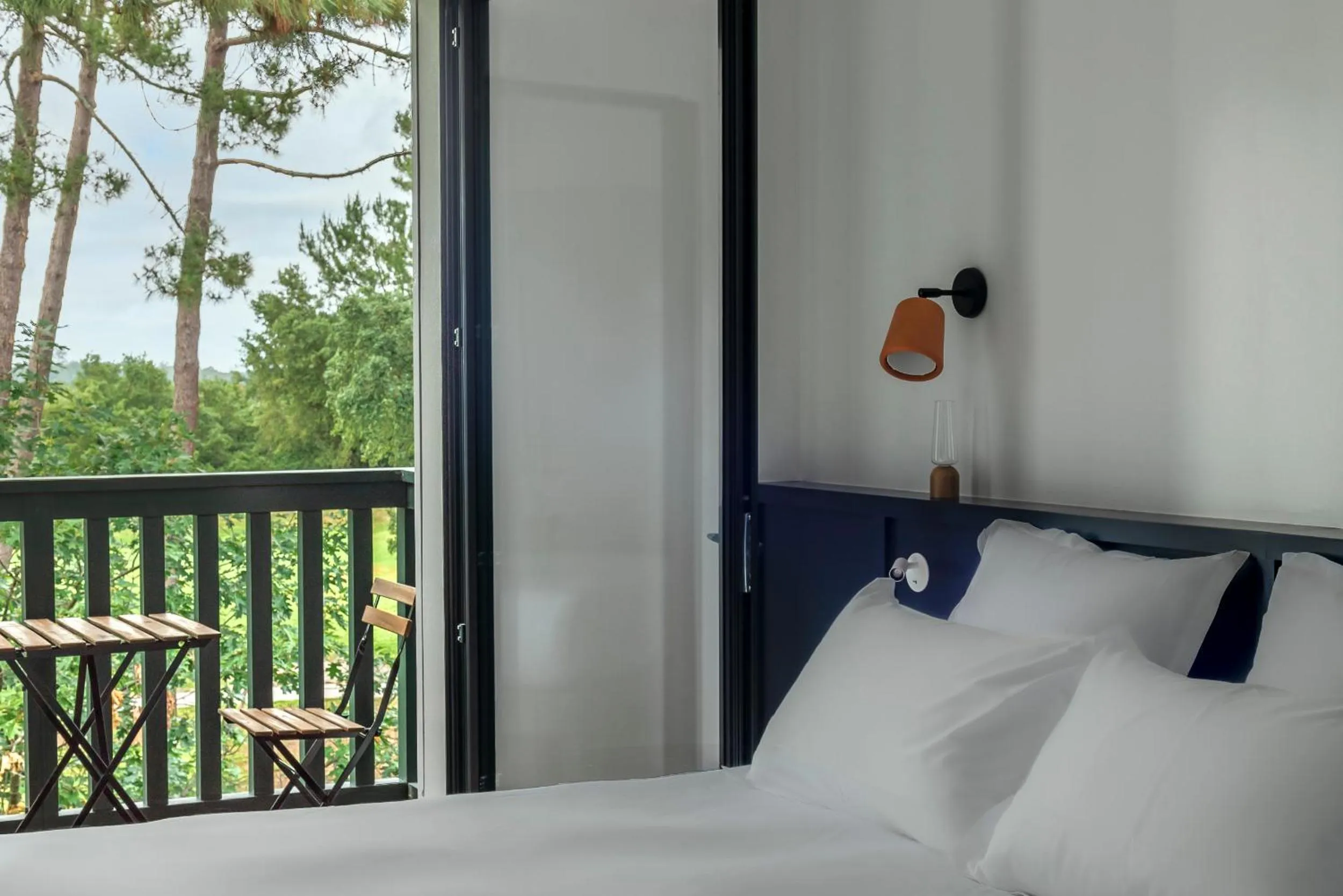 Balcony/Terrace, Bed in 70 Hectares... et l'Océan