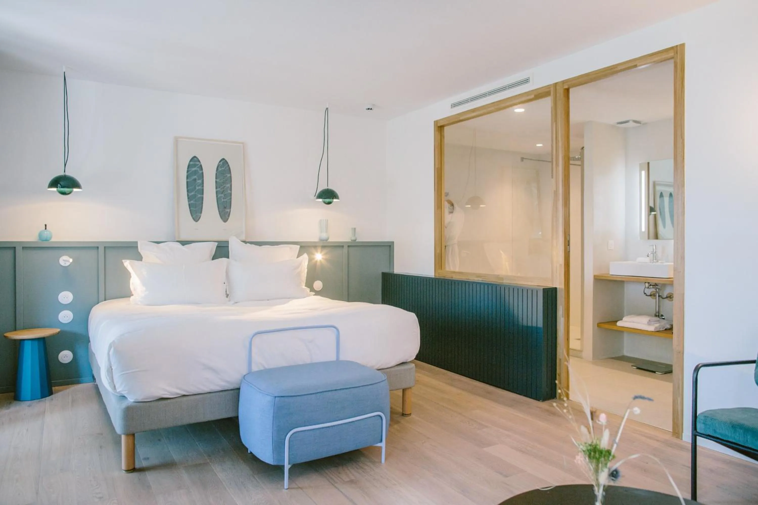 Photo of the whole room, Bed in 70 Hectares... et l'Océan