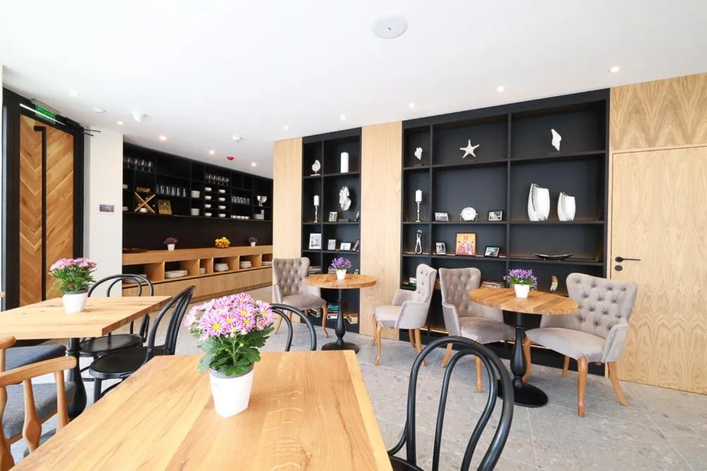 Restaurant/places to eat in Antares City Sozopol