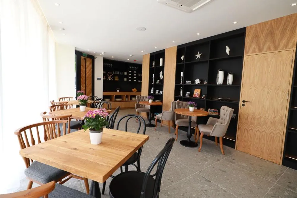 Restaurant/places to eat in Antares City Sozopol