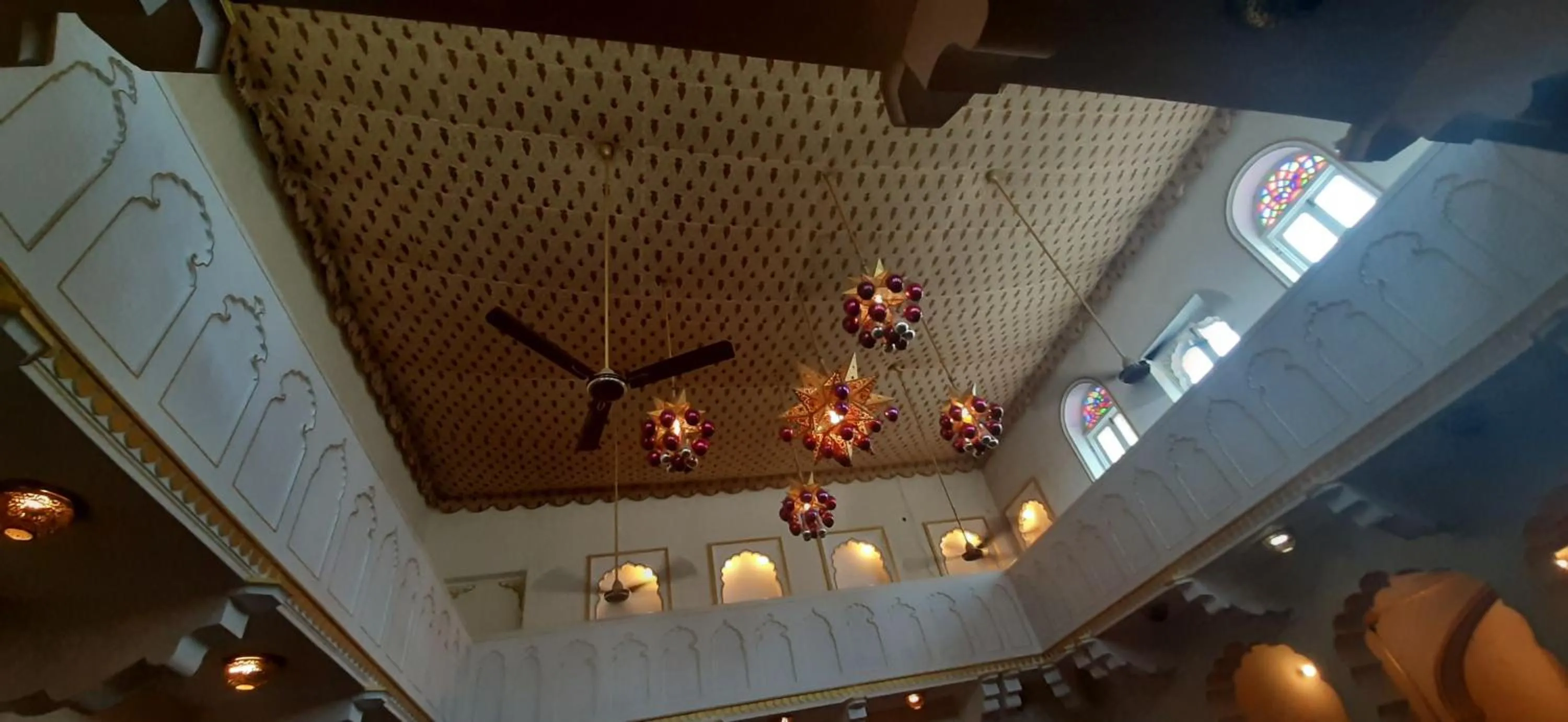 Restaurant/places to eat in Saba Haveli