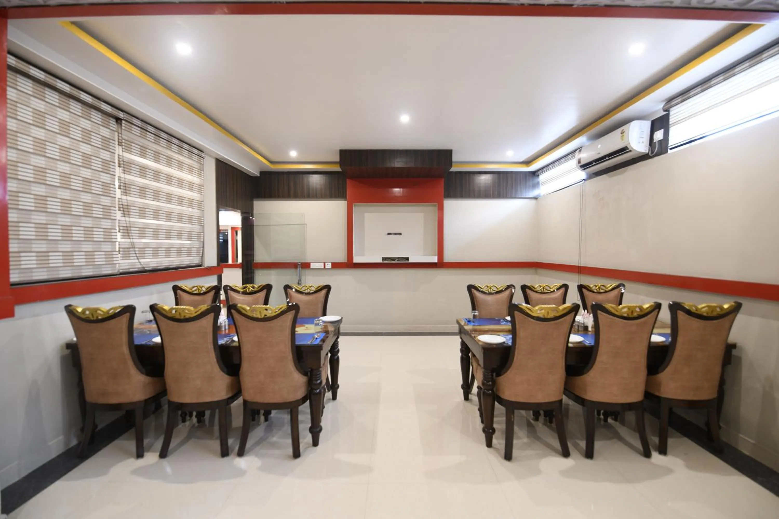 Restaurant/places to eat in Hotel Star Bodh Gaya