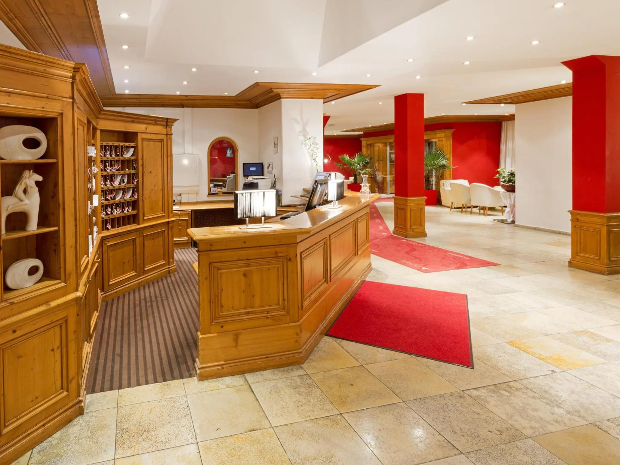 Lobby or reception in DORMERO Hotel Plauen