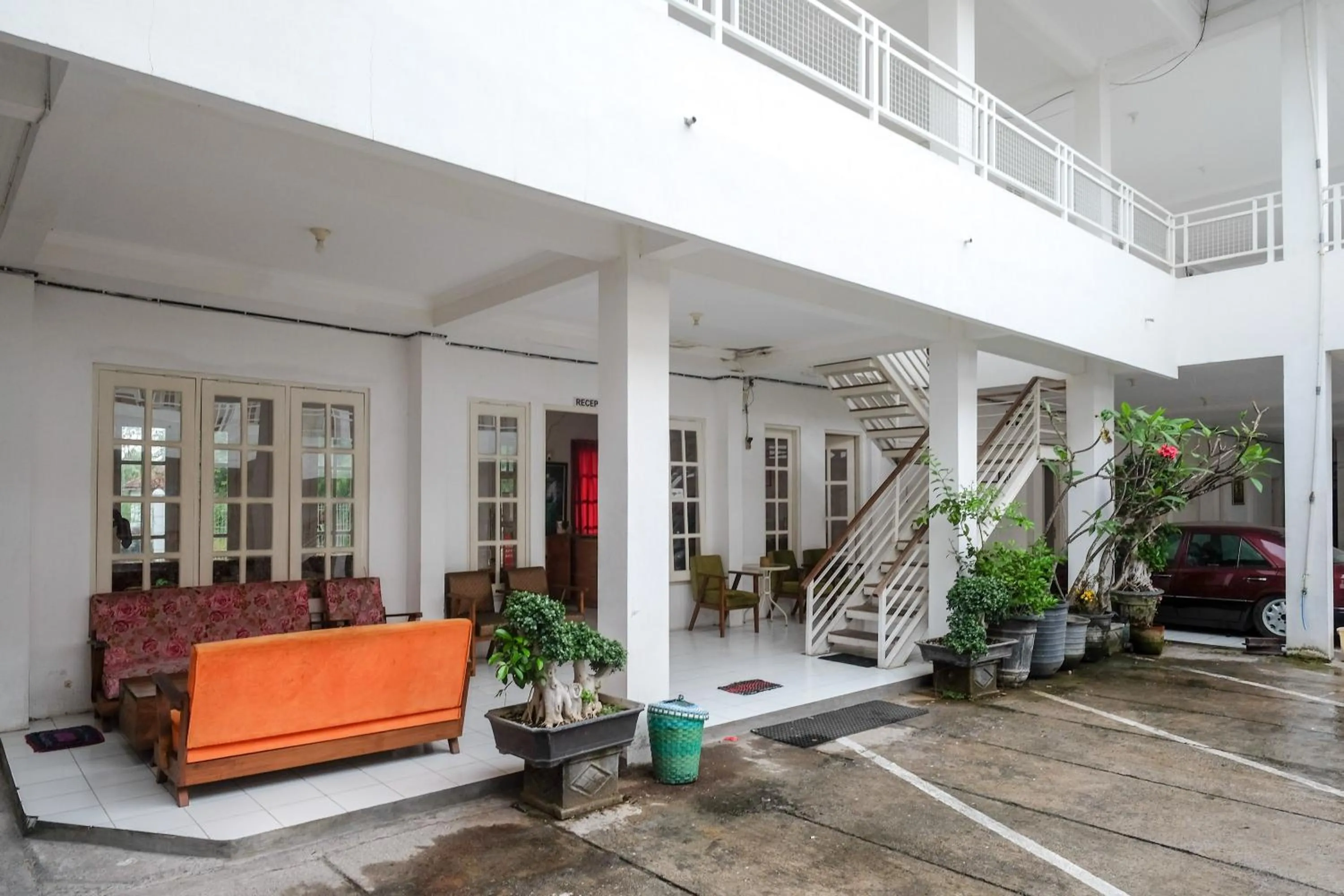 Balcony/Terrace in RedDoorz Plus near UMS Solo