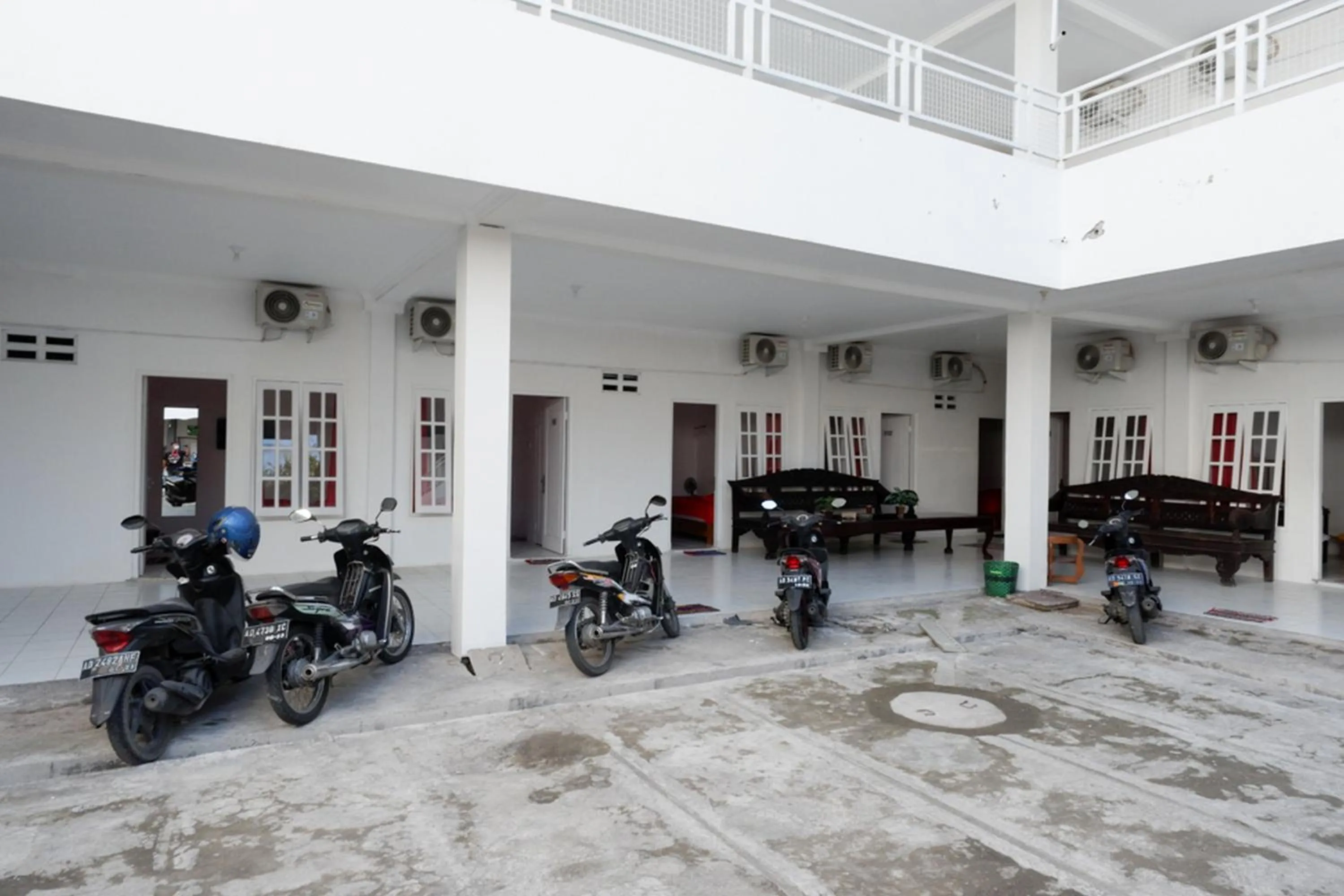 Parking in RedDoorz Plus near UMS Solo