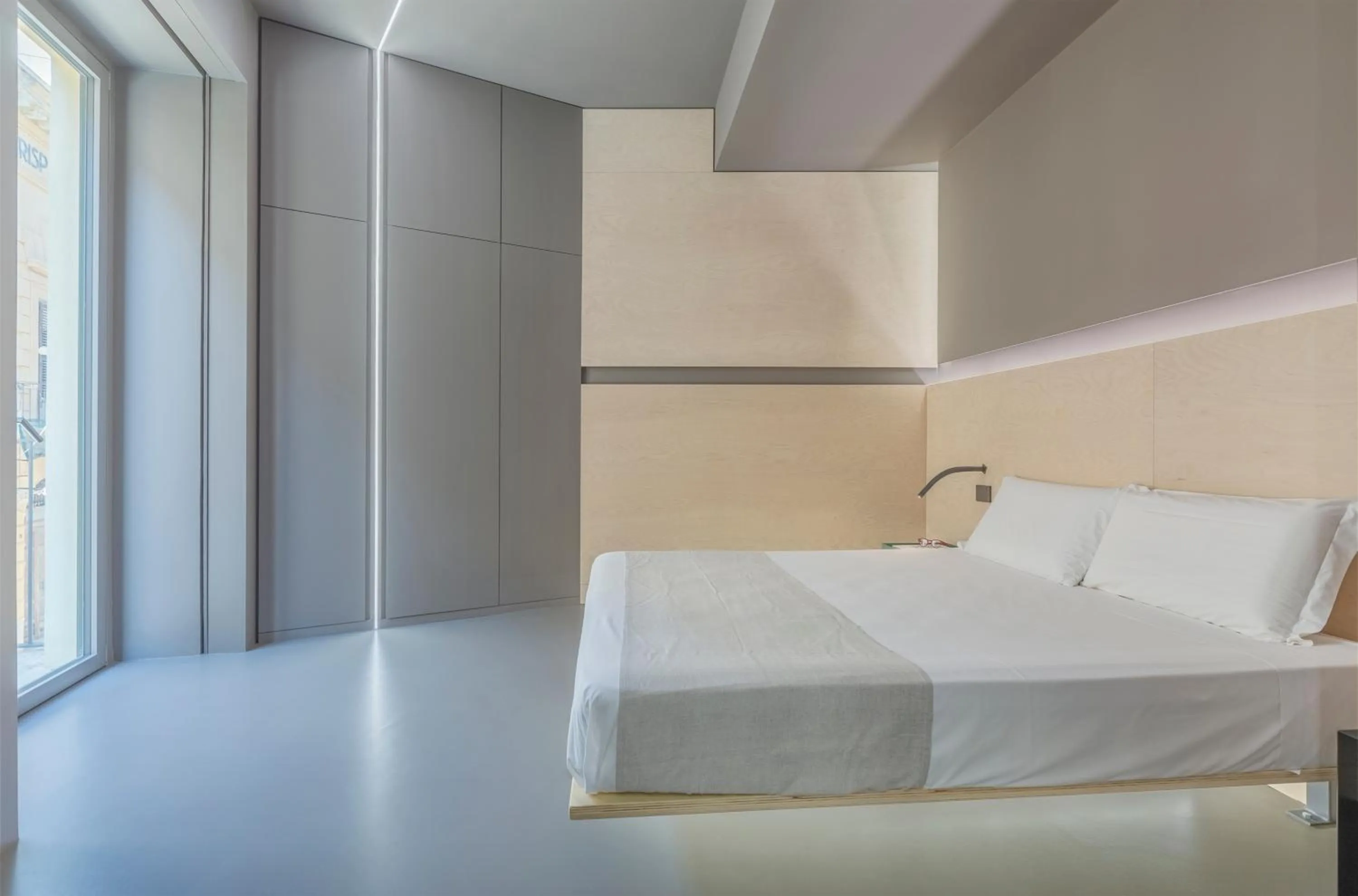 Bedroom, Bed in Fiveplace Design Suites & Apartments