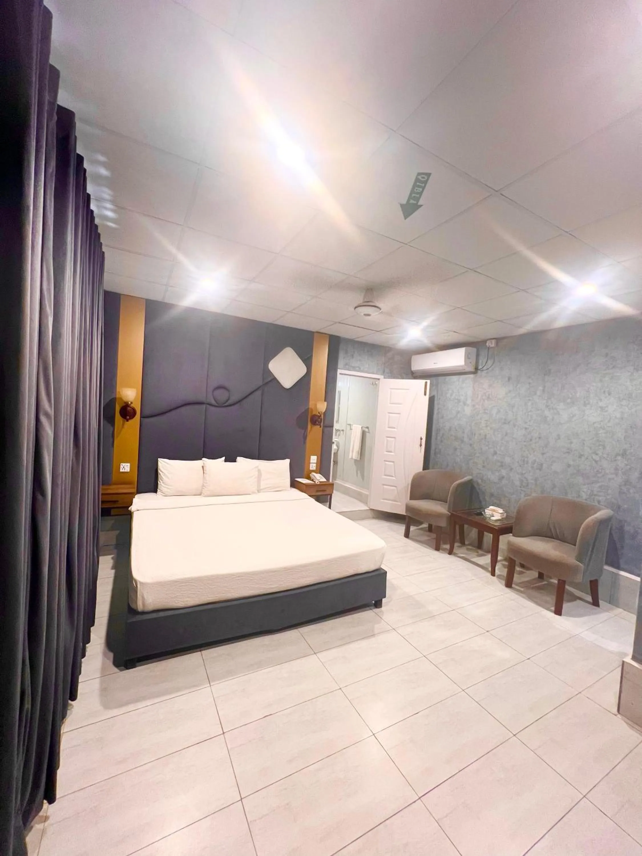 Bed in Shelton Guest House