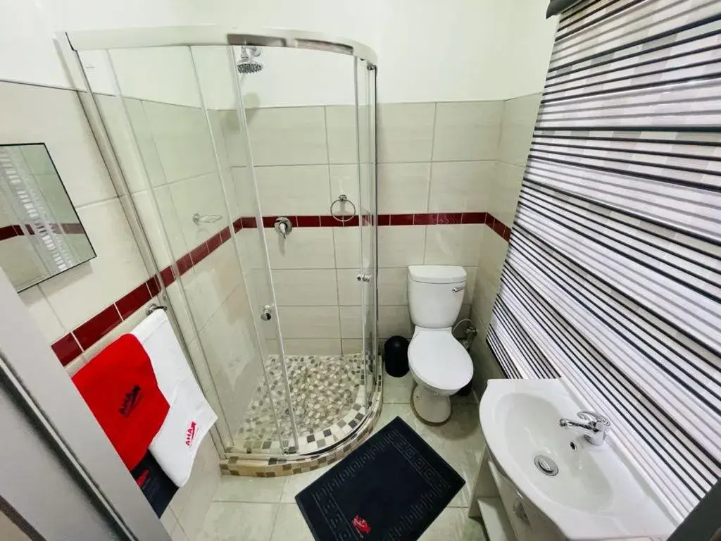 Shower in Ithonsi Guesthouse Shower in Ithonsi Guesthouse