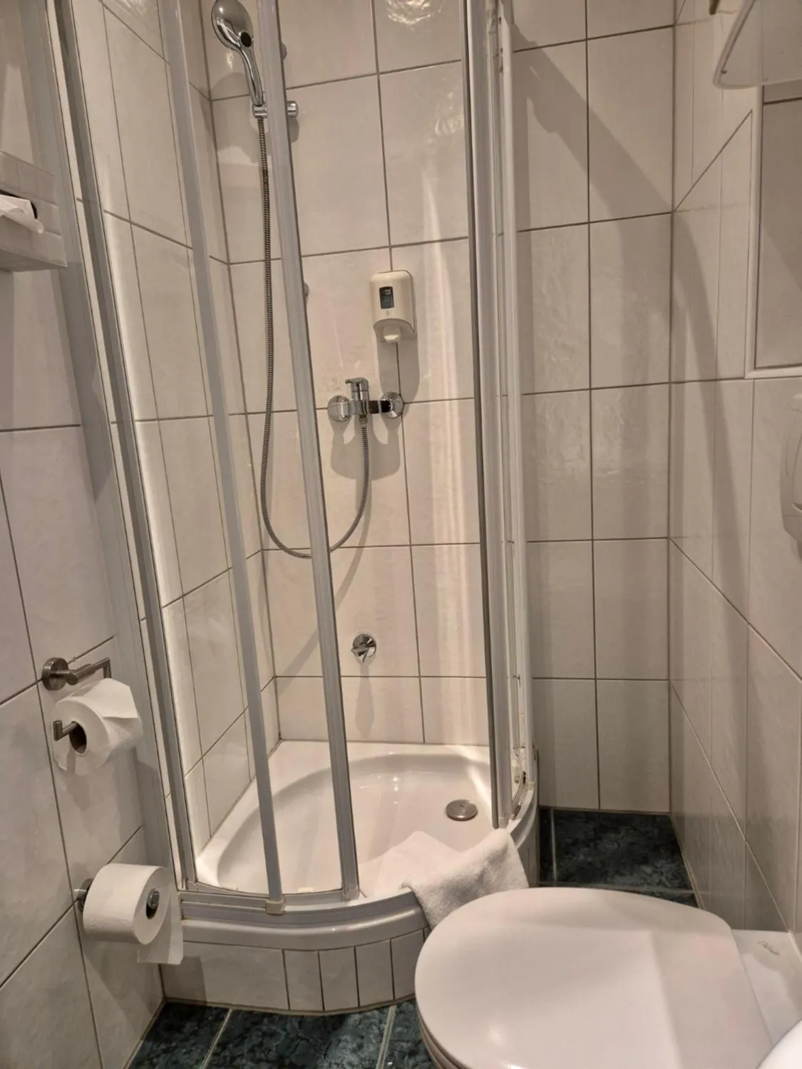 Shower in Stadthotel Kramer