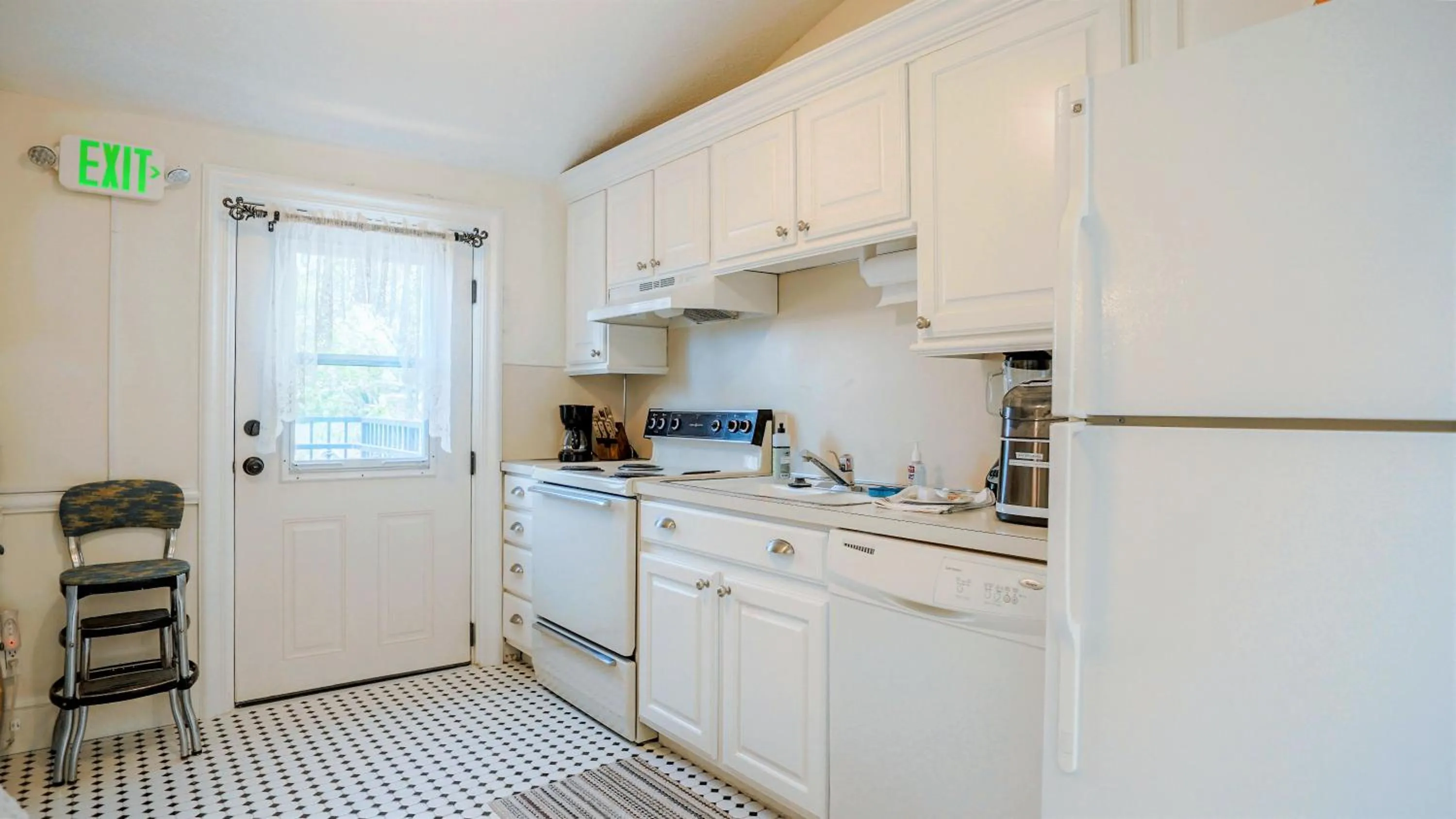 Kitchen or kitchenette in Heber Senator Bed and Breakfast