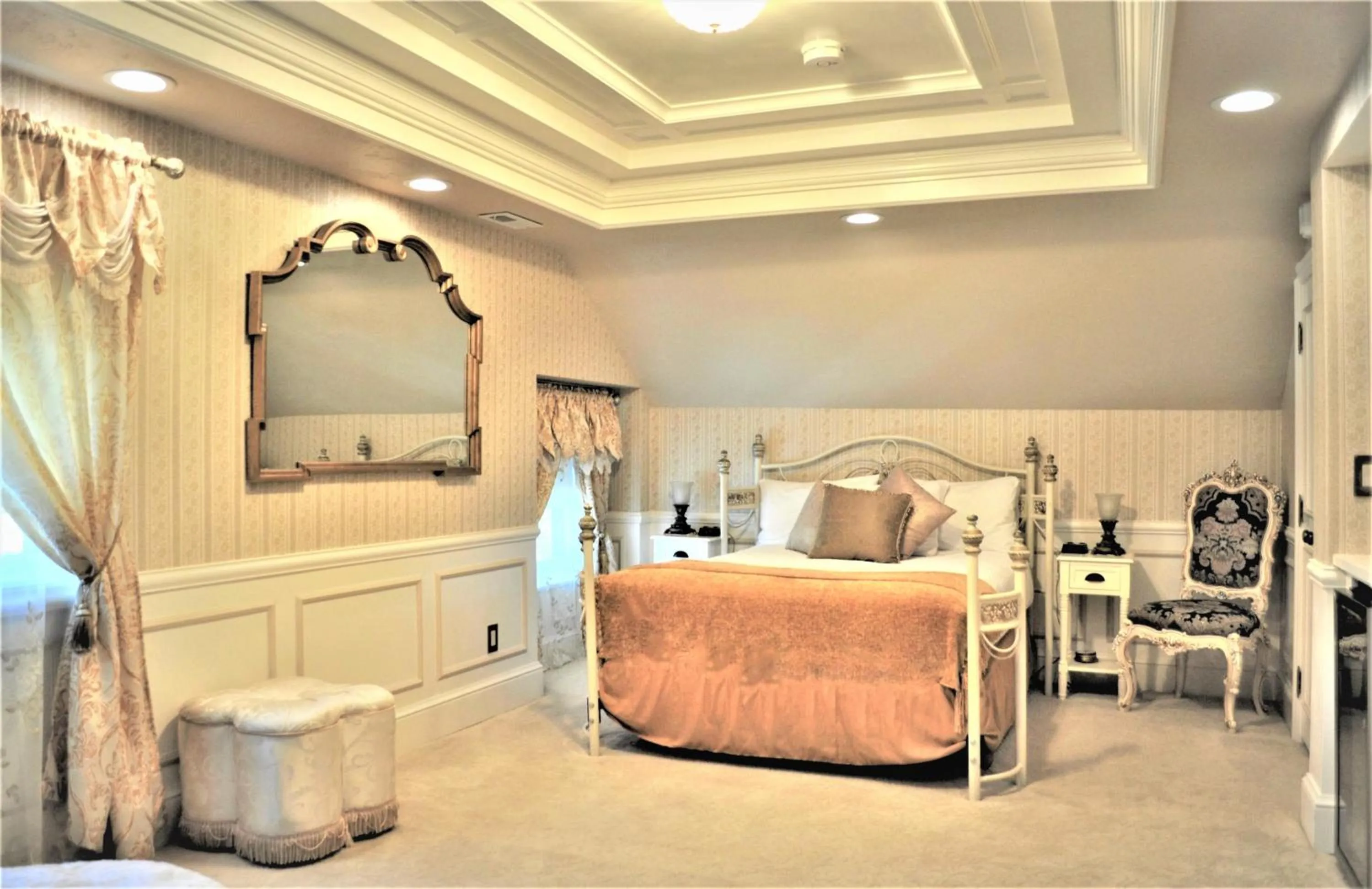 Bed in Heber Senator Bed and Breakfast