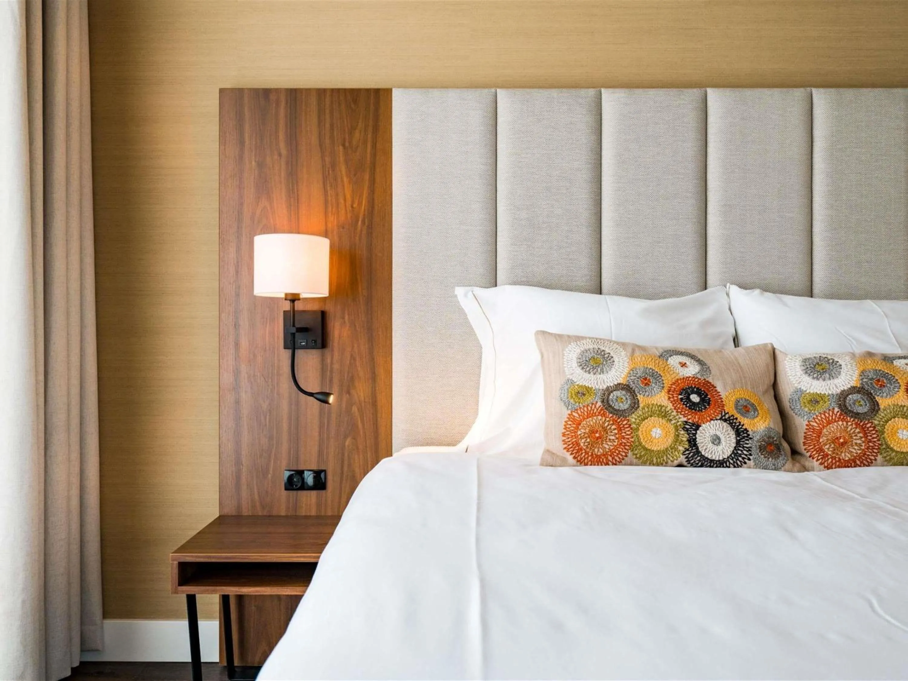 Property building, Bed in Hotel Ter Zand - Handwritten Collection