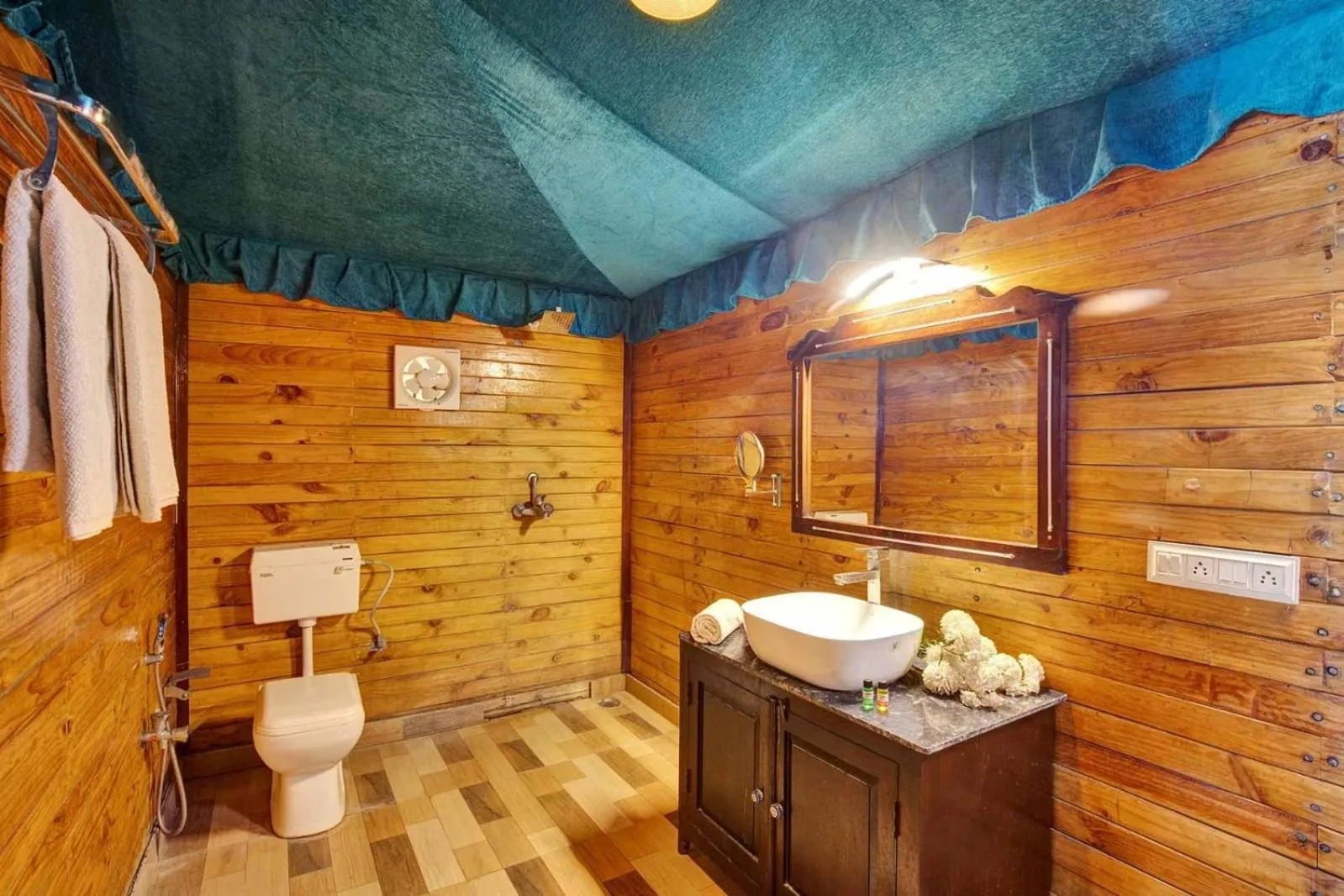 Bathroom in Foothill Pushkar Resort