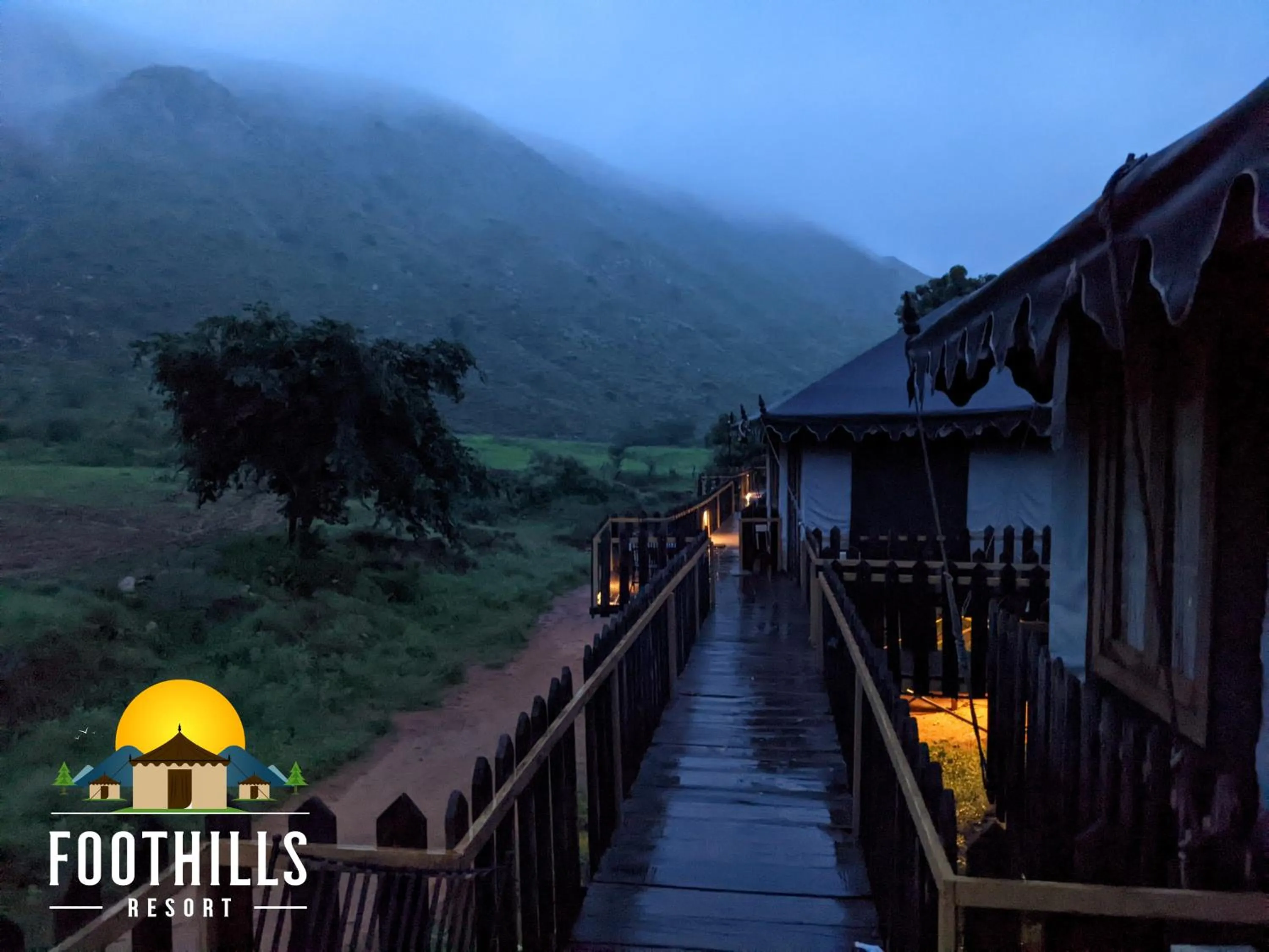 Mountain view in Foothill Pushkar Resort