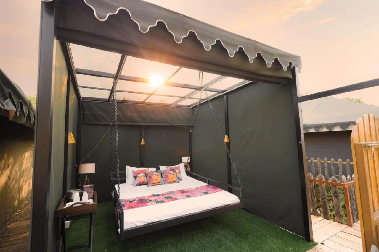 Bedroom, Bed in Foothill Pushkar Resort