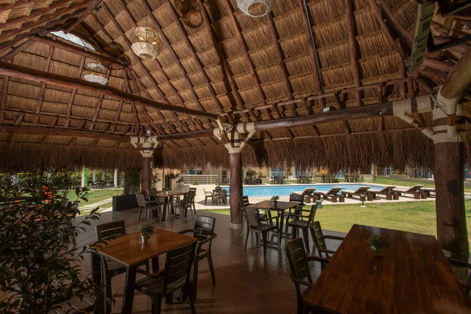 Lounge or bar in Hotel Natural Hill's by H&R