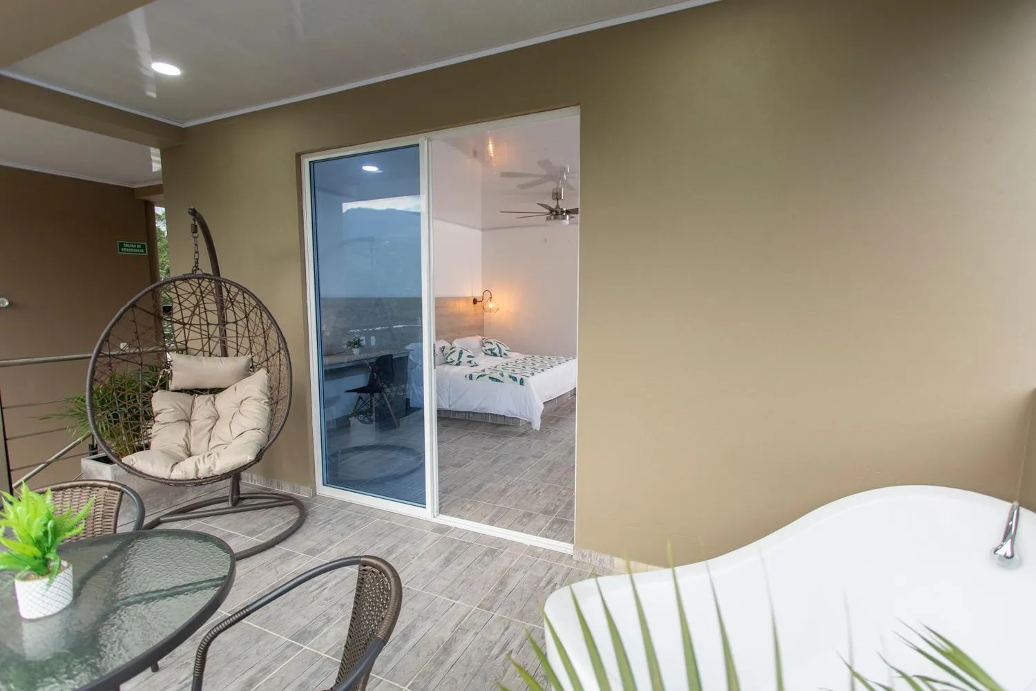 Balcony/Terrace, Bed in Hotel Natural Hill's by H&R