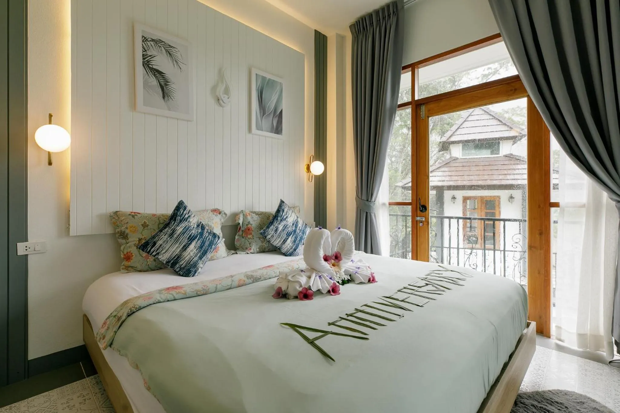 Bed in Magical Mountain View Resort