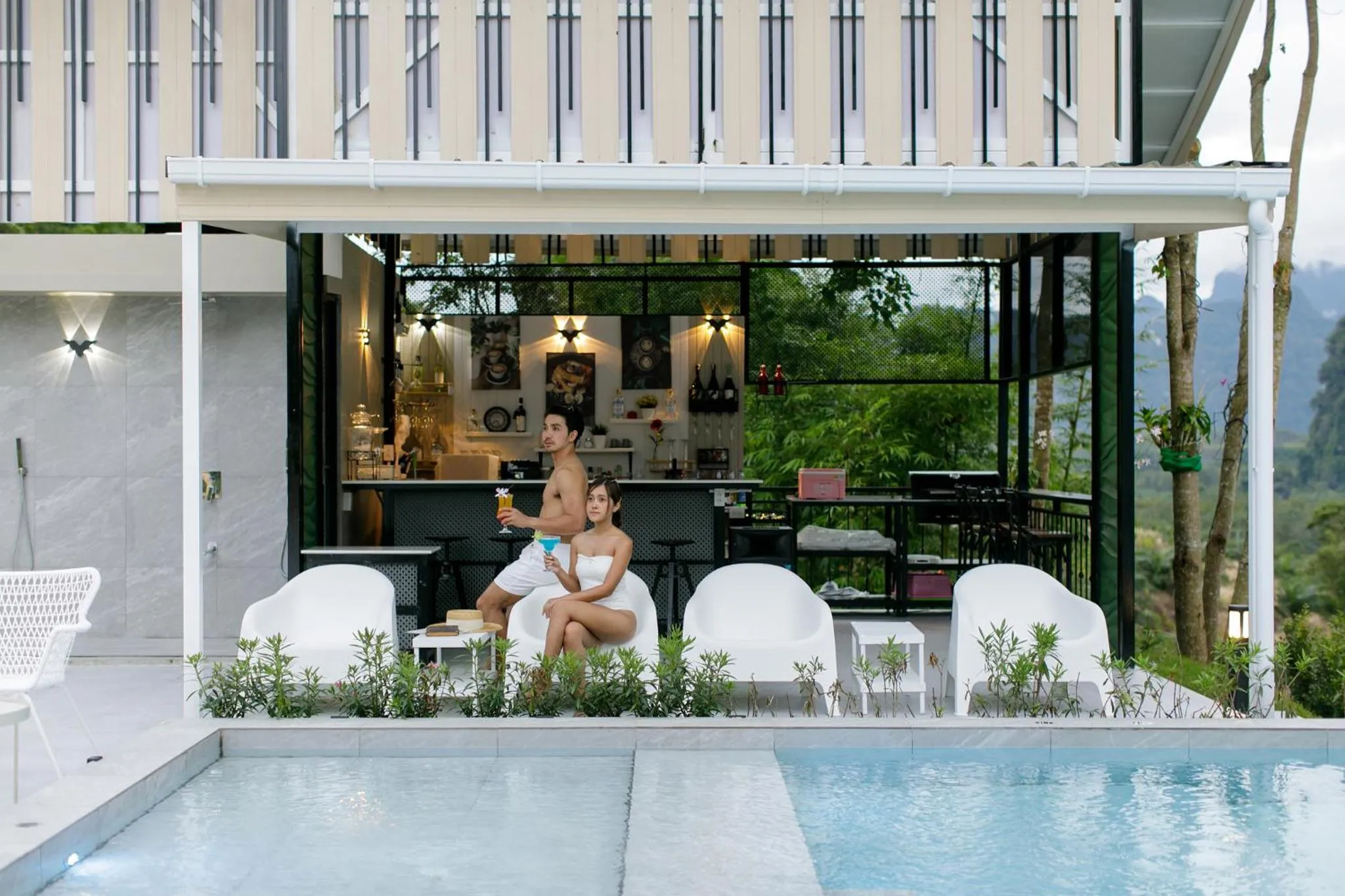 Swimming pool in Magical Mountain View Resort