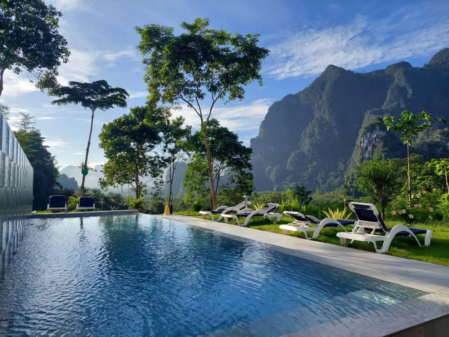 Swimming pool in Magical Mountain View Resort