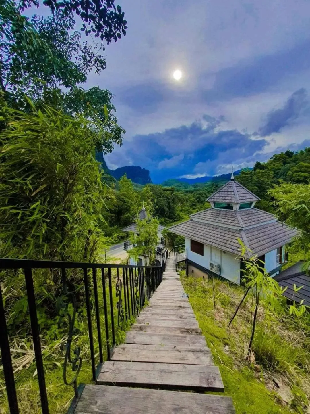 Magical Mountain View Resort