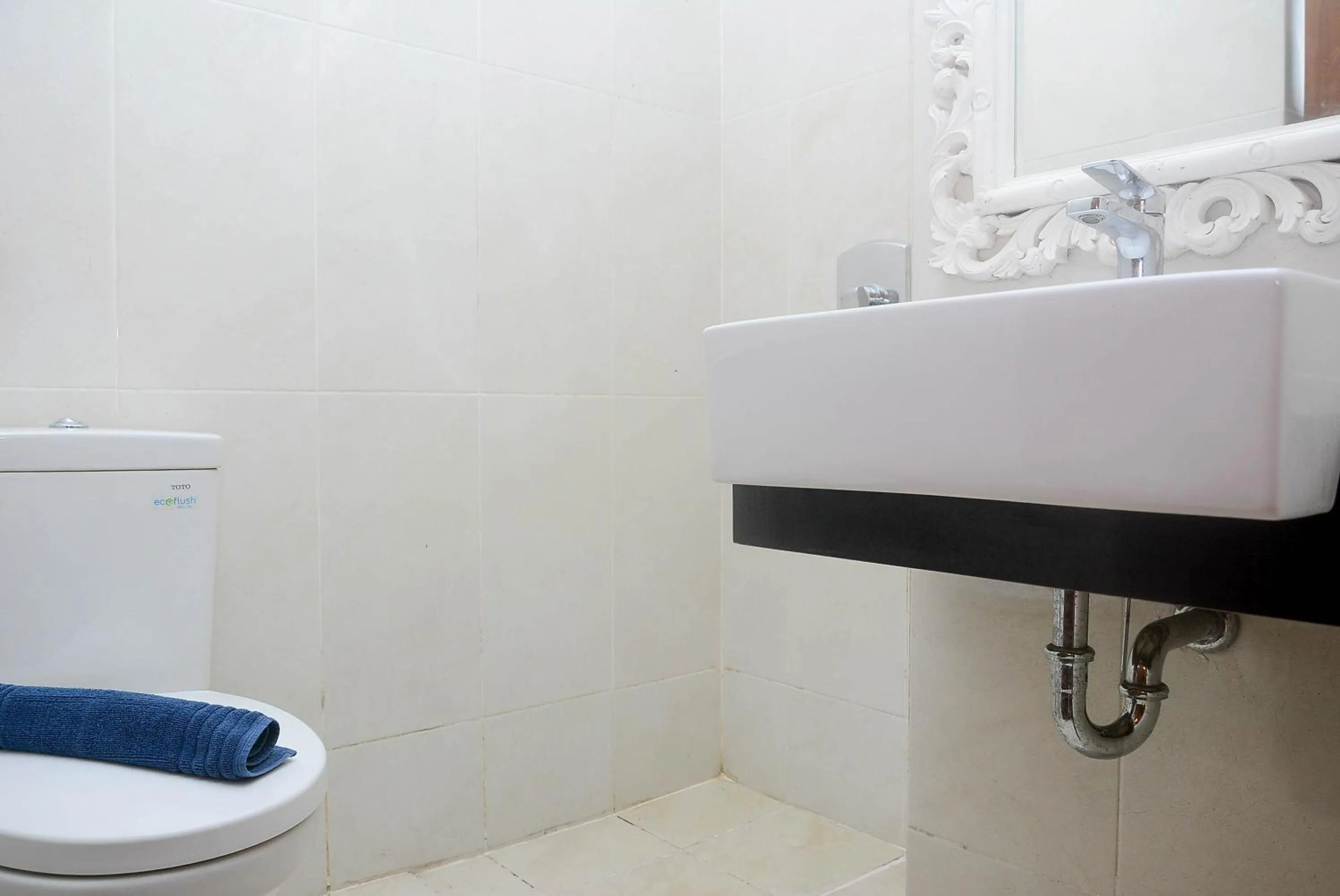 Gorgeous and Strategic Studio Apartment at Capitol Park Residence By Travelio