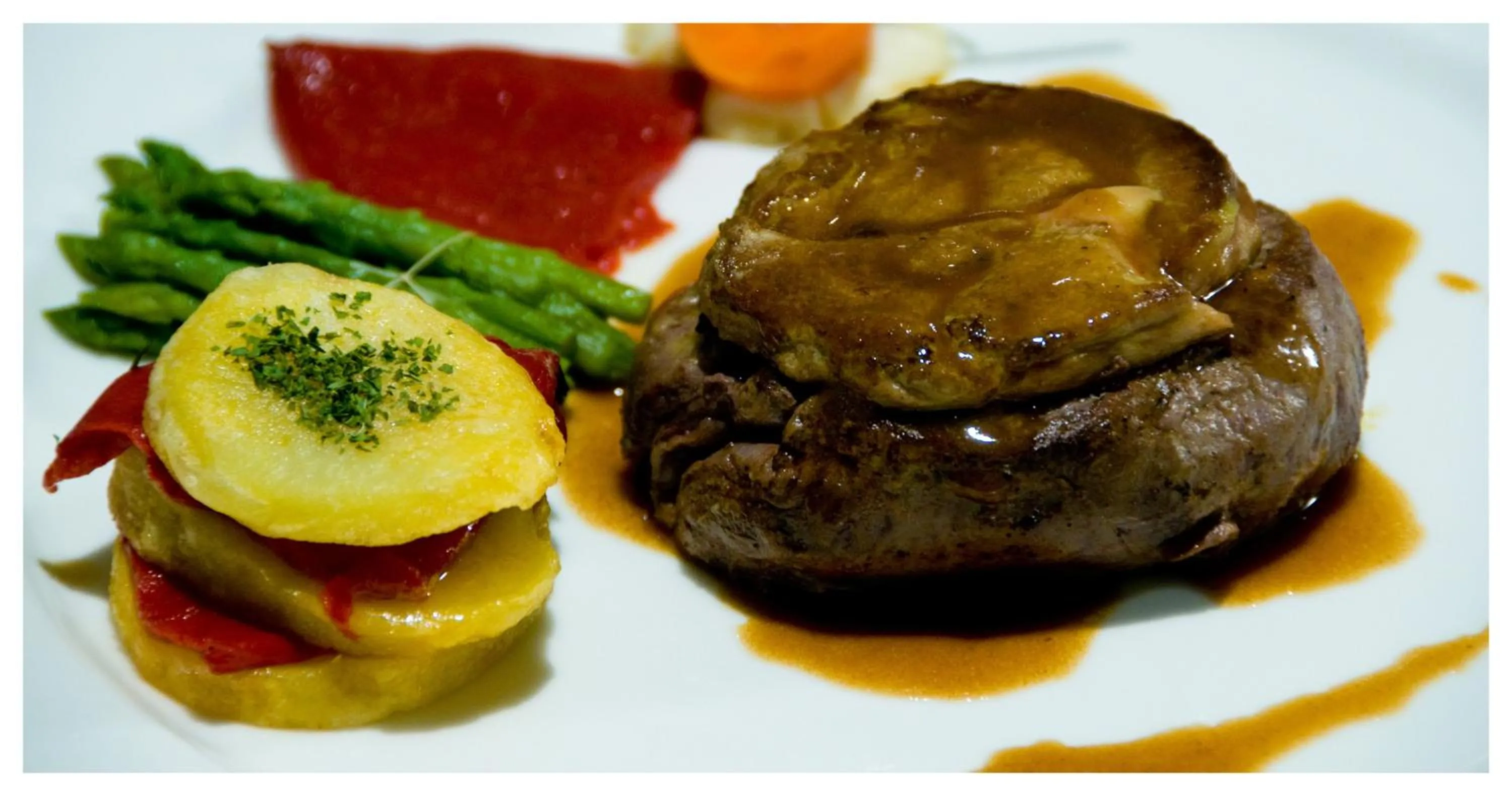 Food and drinks in Hotel Palacio de Merás