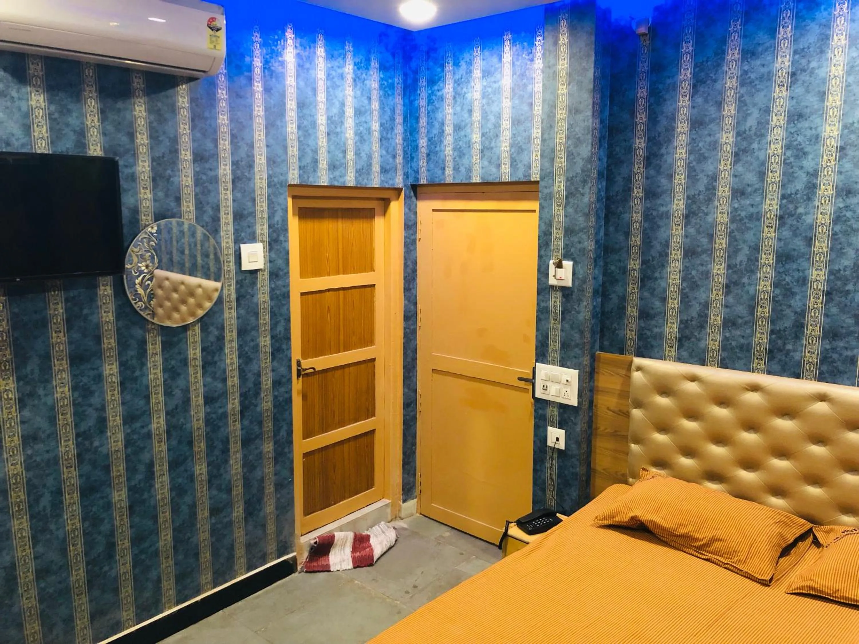 Bed in C M HOTEL NEW