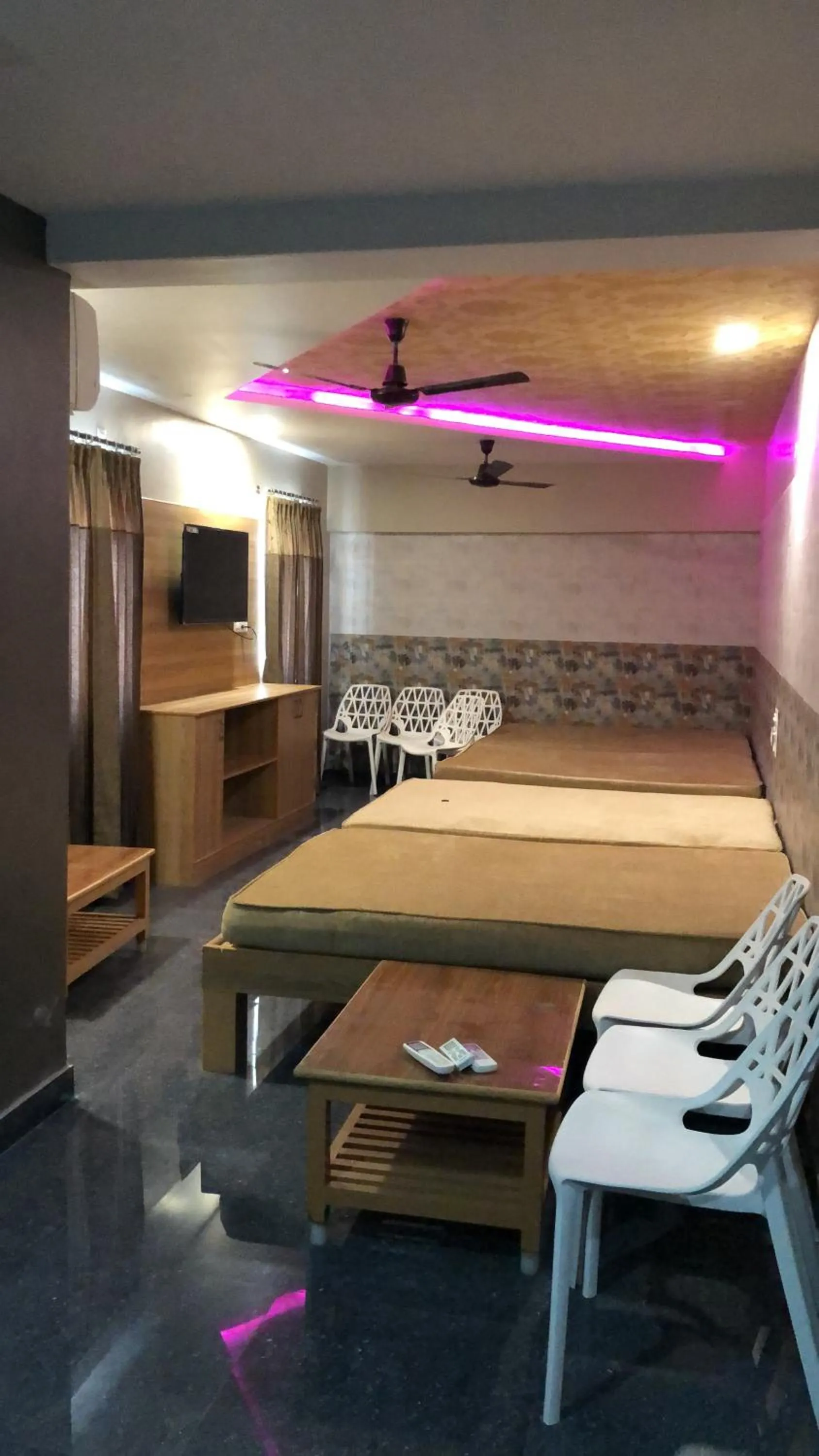 Bed in C M HOTEL NEW