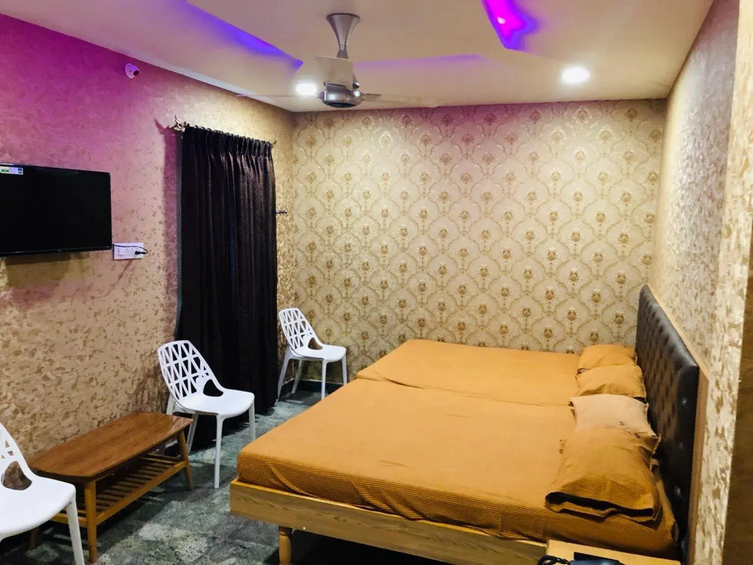 Bed in C M HOTEL NEW Bed in C M HOTEL NEW