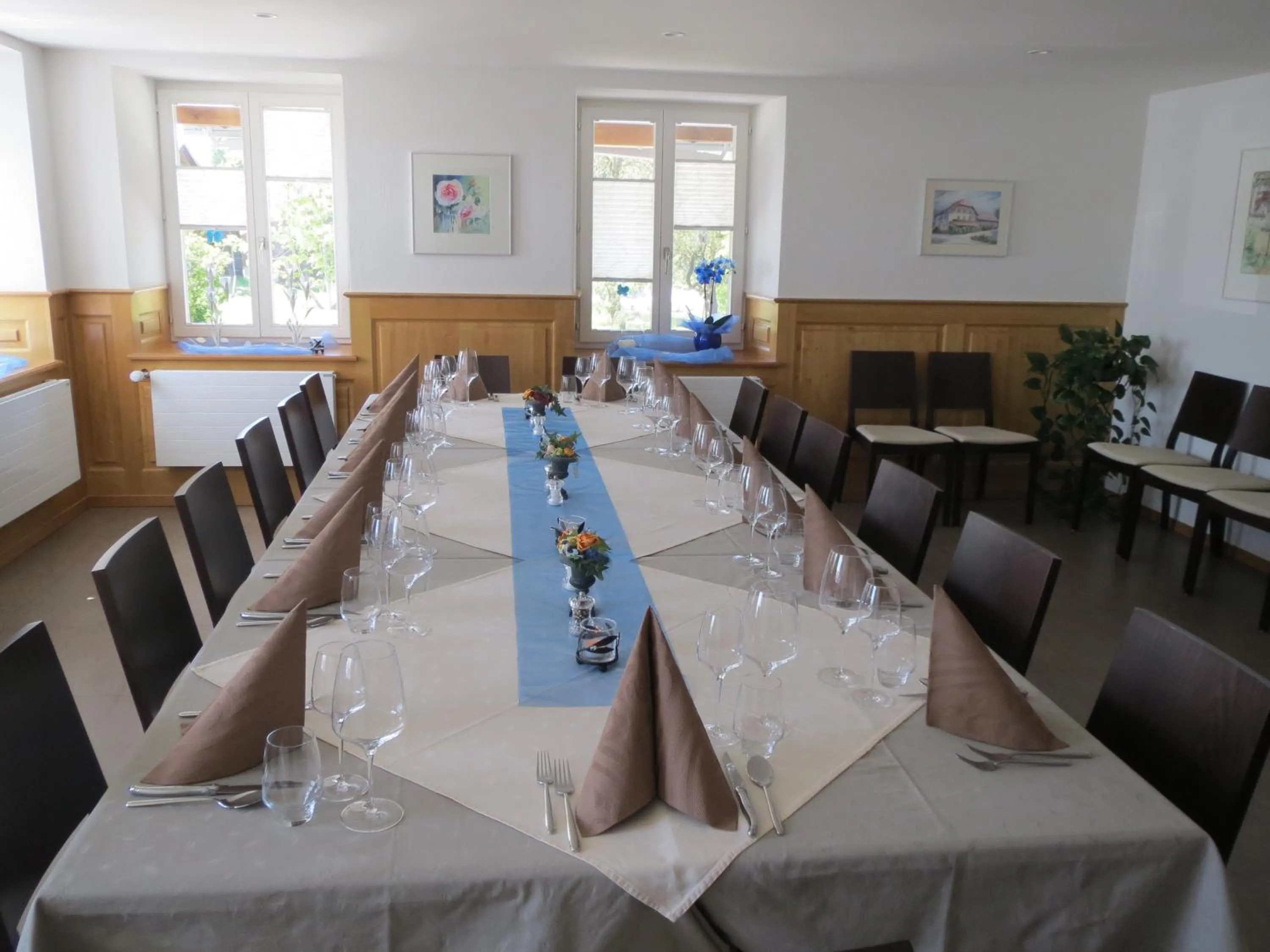 Restaurant/places to eat in Le Relais du Château Monney