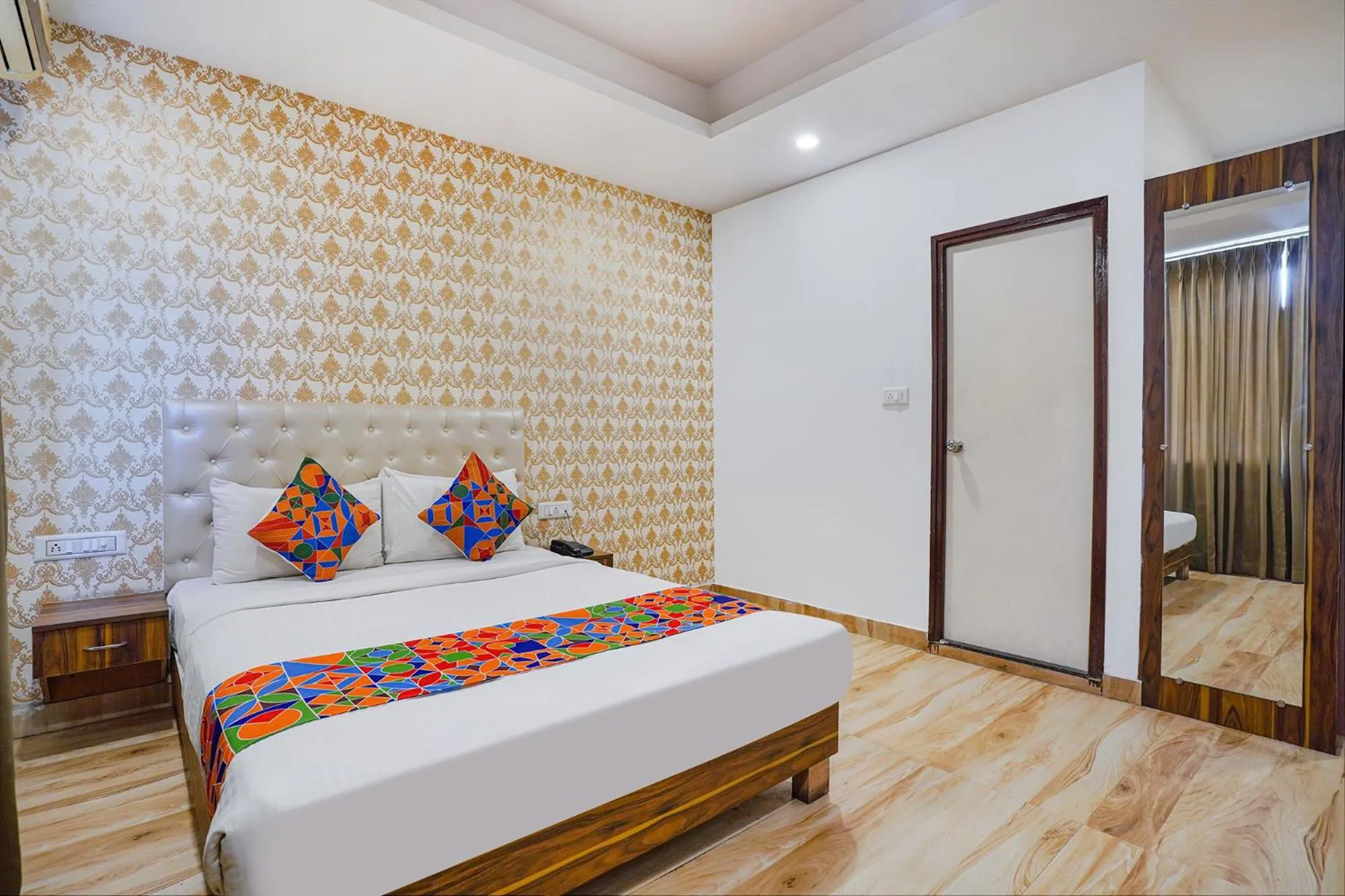 Bed in FabHotel Shreyas Inn - Kaikondrahalli Lake