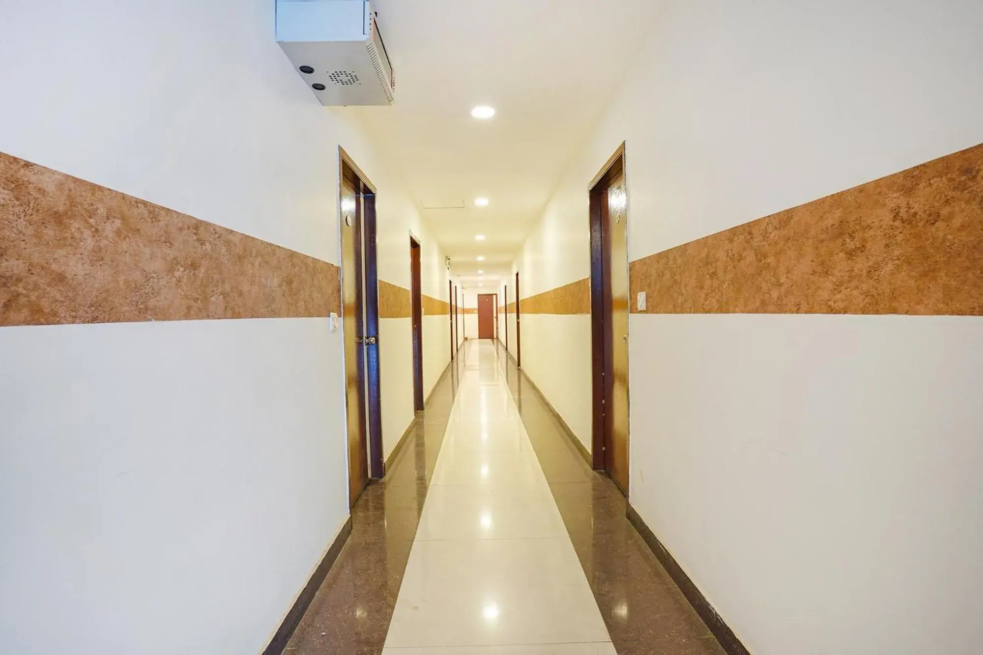 Lobby or reception in FabHotel Shreyas Inn - Kaikondrahalli Lake Lobby or reception in FabHotel Shreyas Inn - Kaikondrahalli Lake