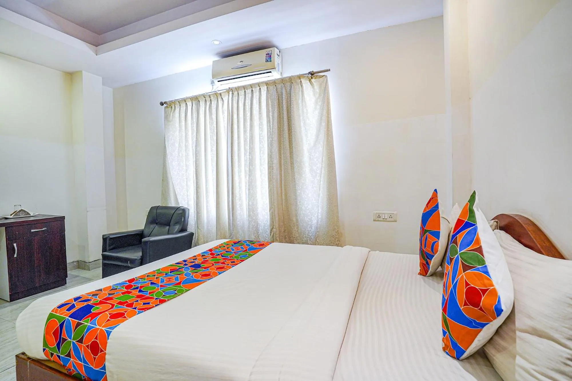 Bed in FabHotel Shreyas Inn - Kaikondrahalli Lake