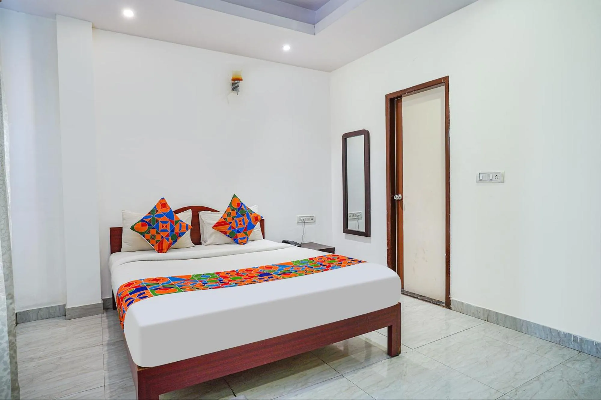 Bed in FabHotel Shreyas Inn - Kaikondrahalli Lake