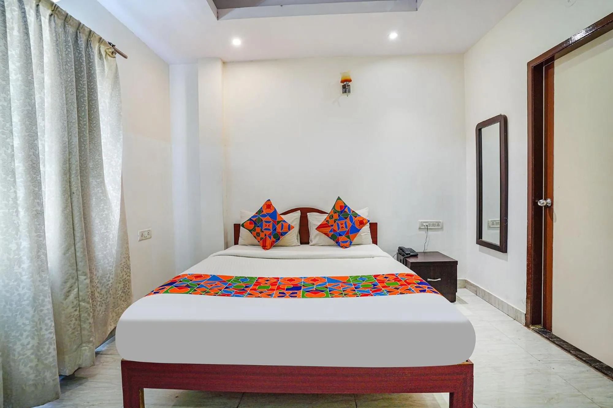 Bed in FabHotel Shreyas Inn - Kaikondrahalli Lake