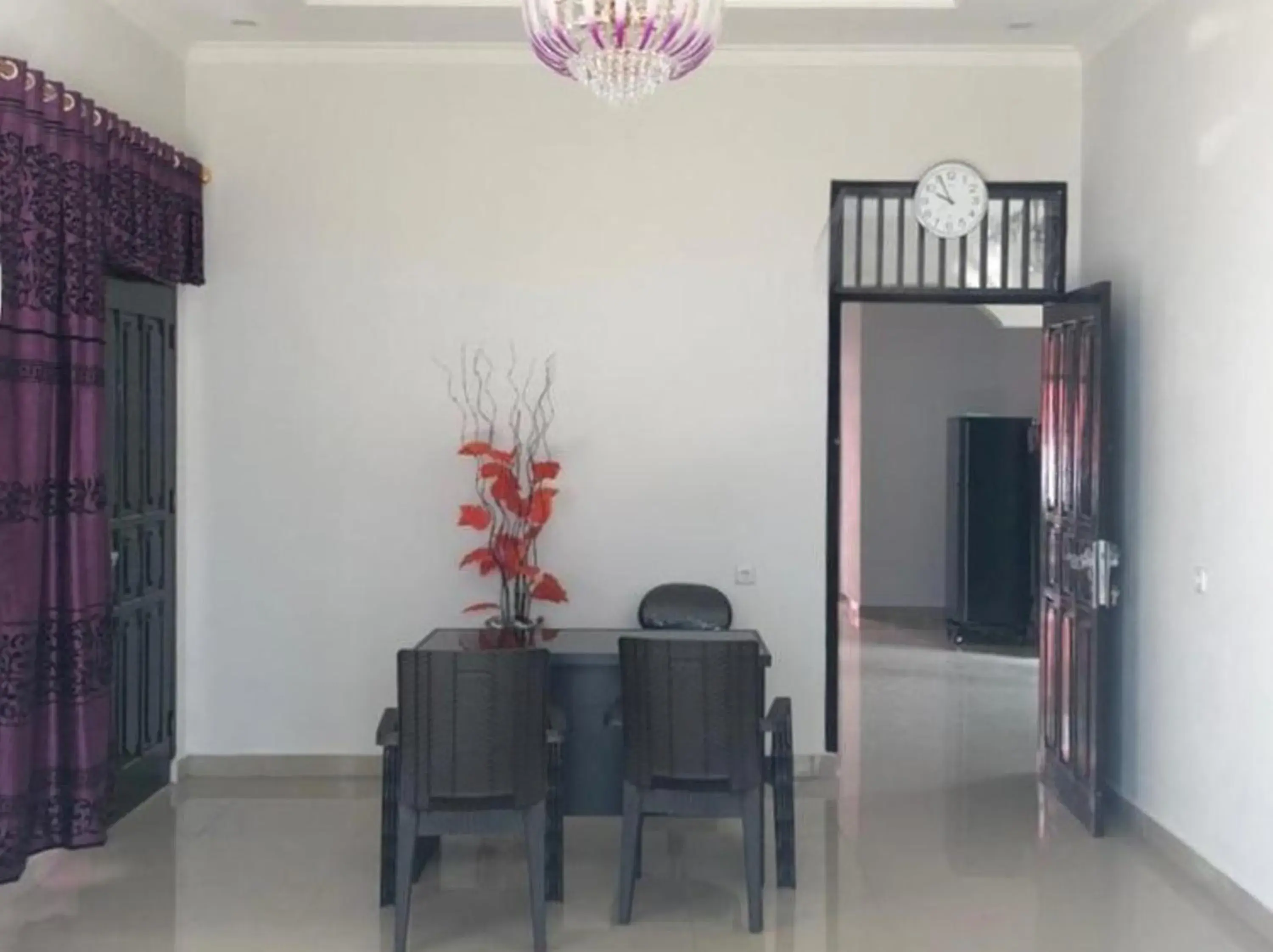 Facade/entrance in RedDoorz near Politeknik Negeri Lampung Facade/entrance in RedDoorz near Politeknik Negeri Lampung