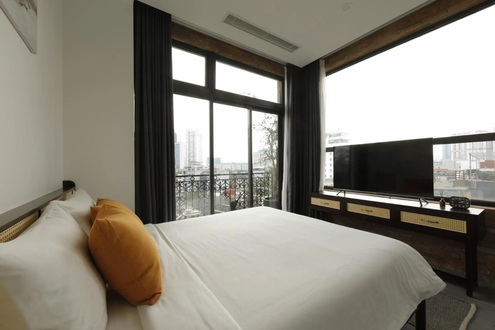 Bed in Mersey Central Hanoi Apart'Hotel