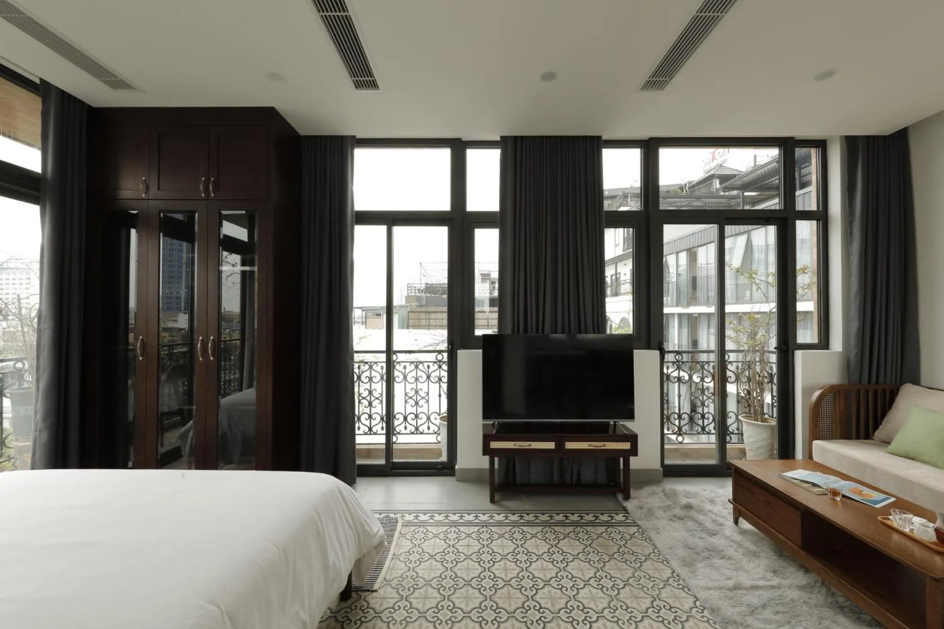 Photo of the whole room, Bed in Mersey Central Hanoi Apart'Hotel