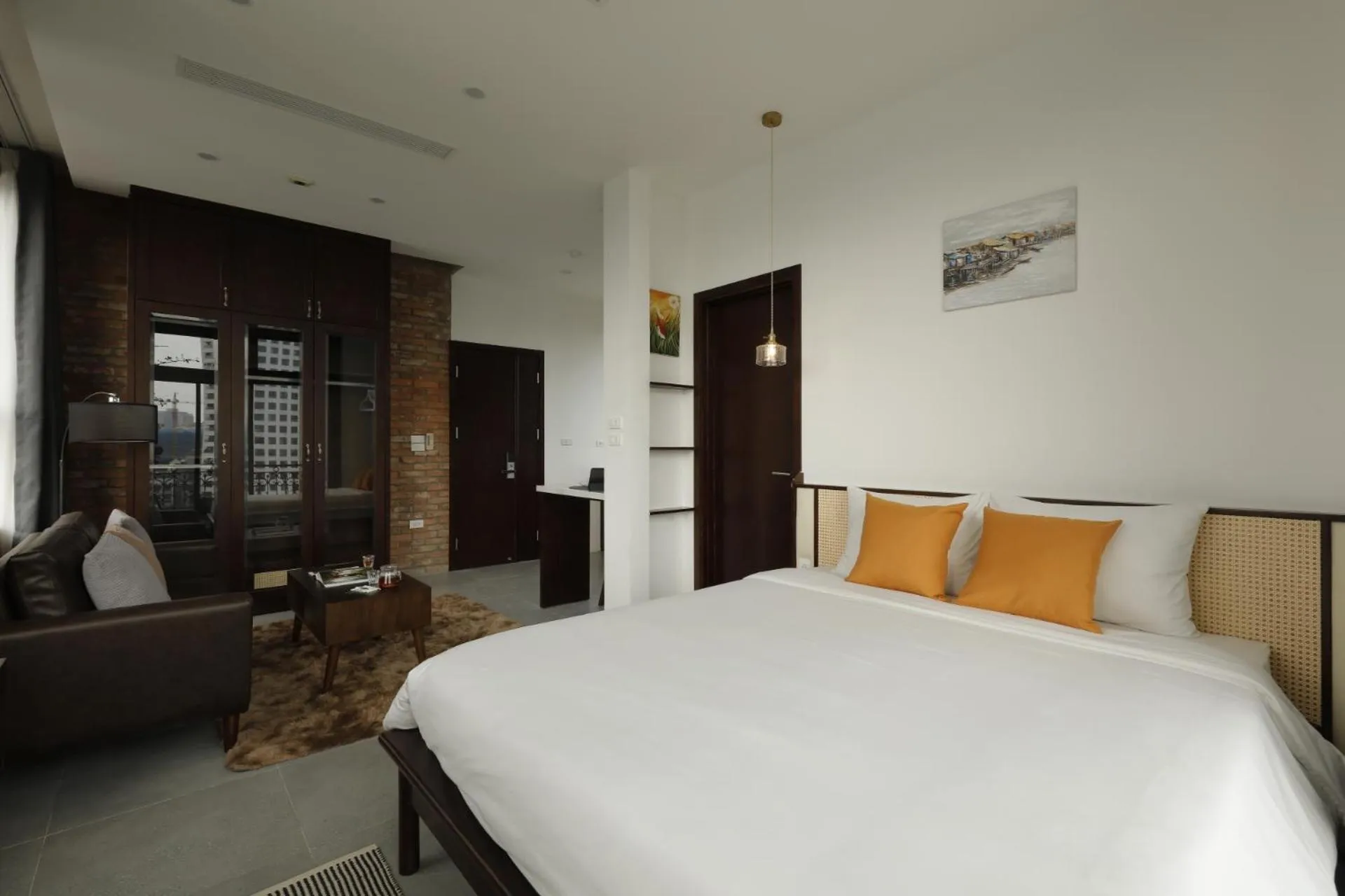 TV and multimedia, Bed in Mersey Central Hanoi Apart'Hotel