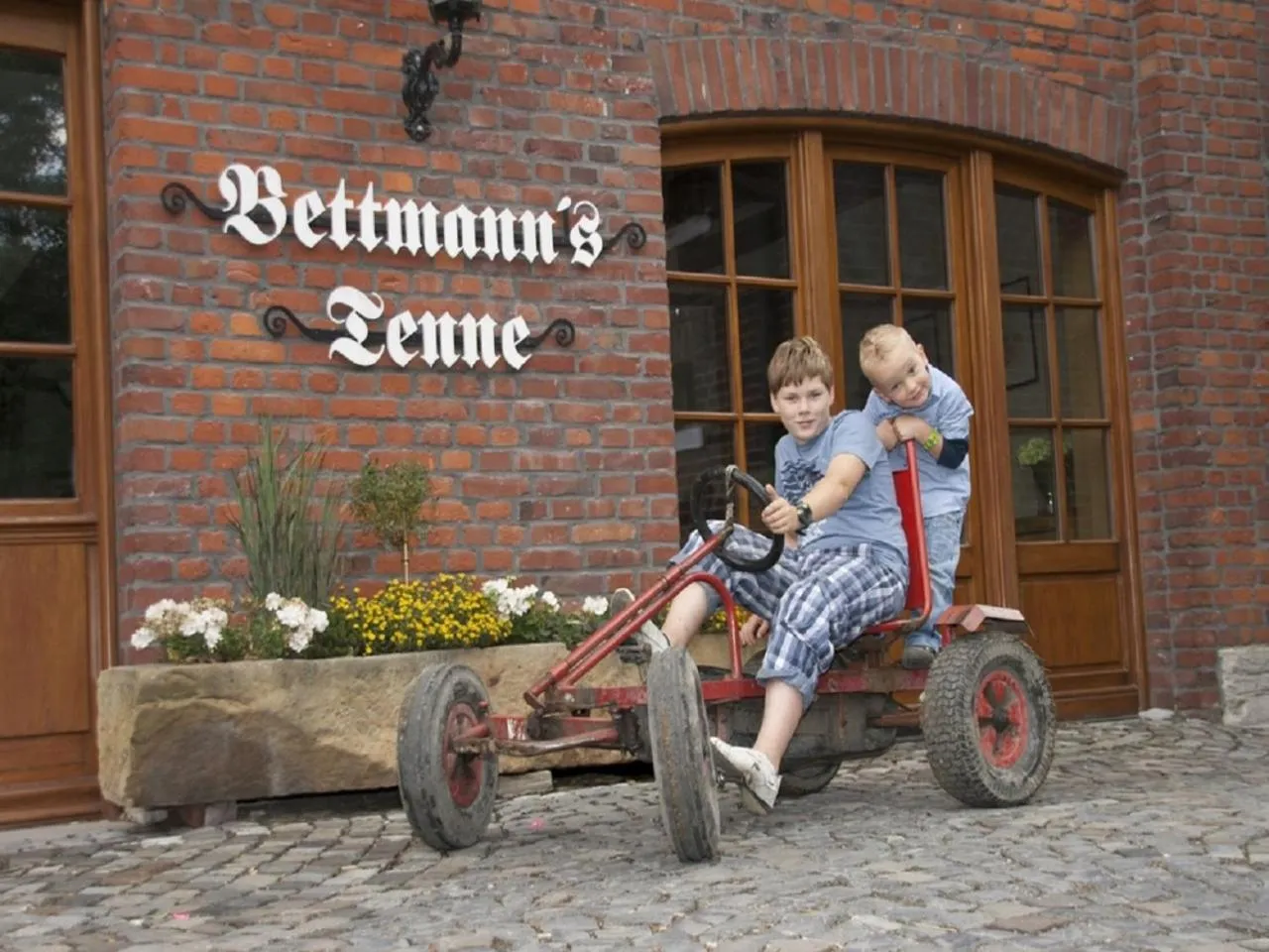 children in Bettmann regional Einkaufen & Bauernhofurlaub