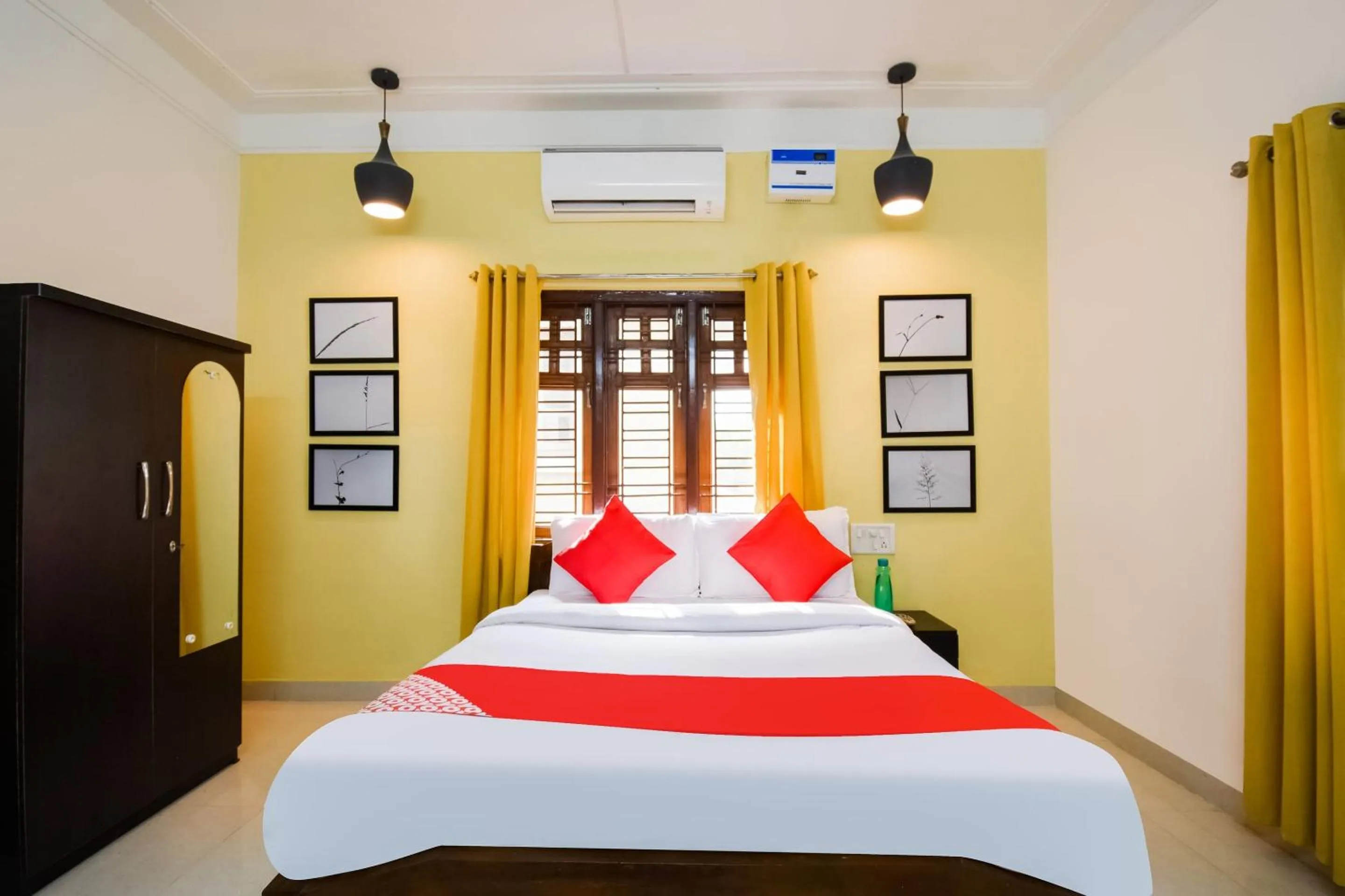 Bedroom, Bed in Hotel O Mks Inn