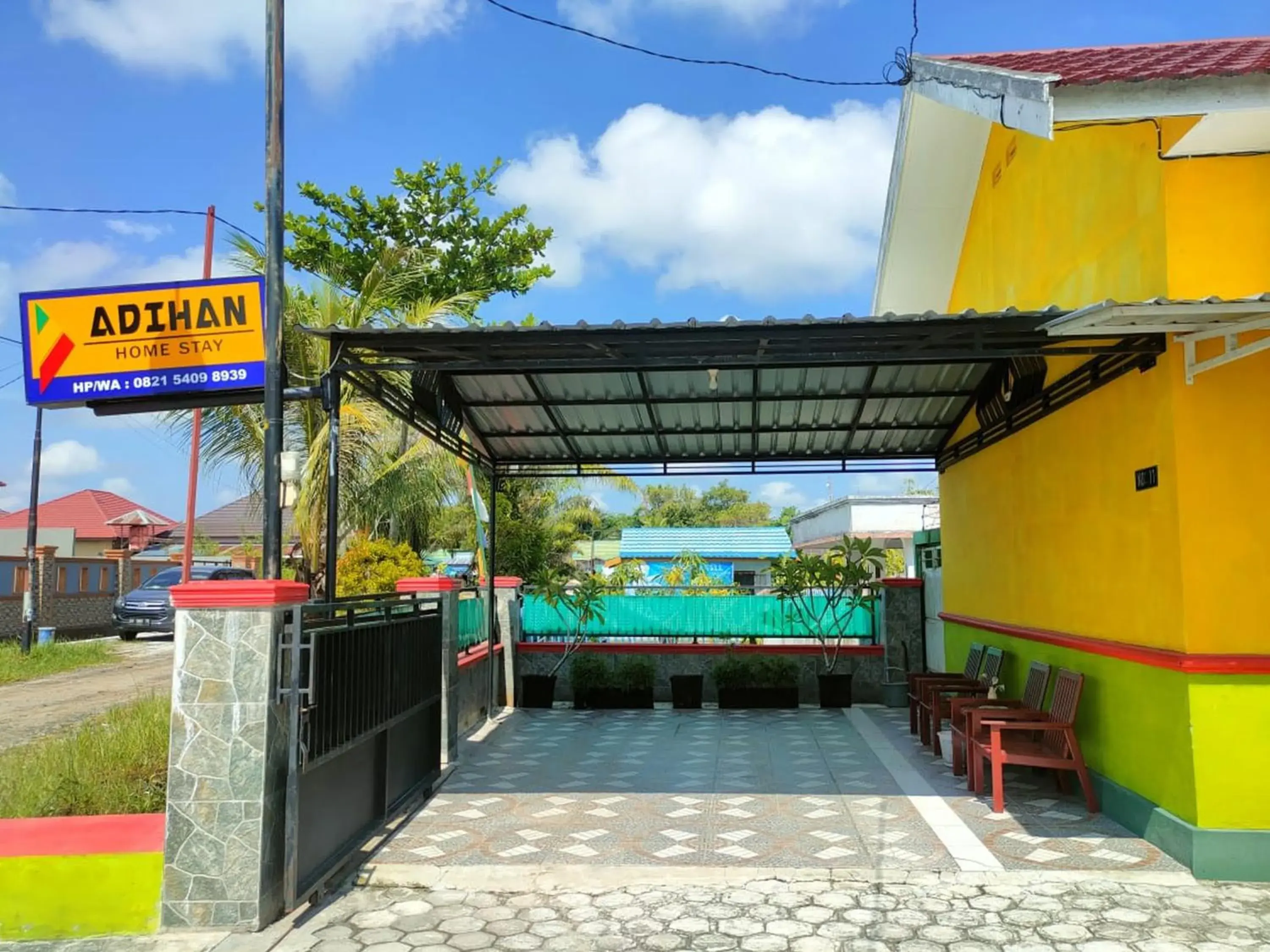 Property building in Adihan Homestay Mitra RedDoorz Property building in Adihan Homestay Mitra RedDoorz