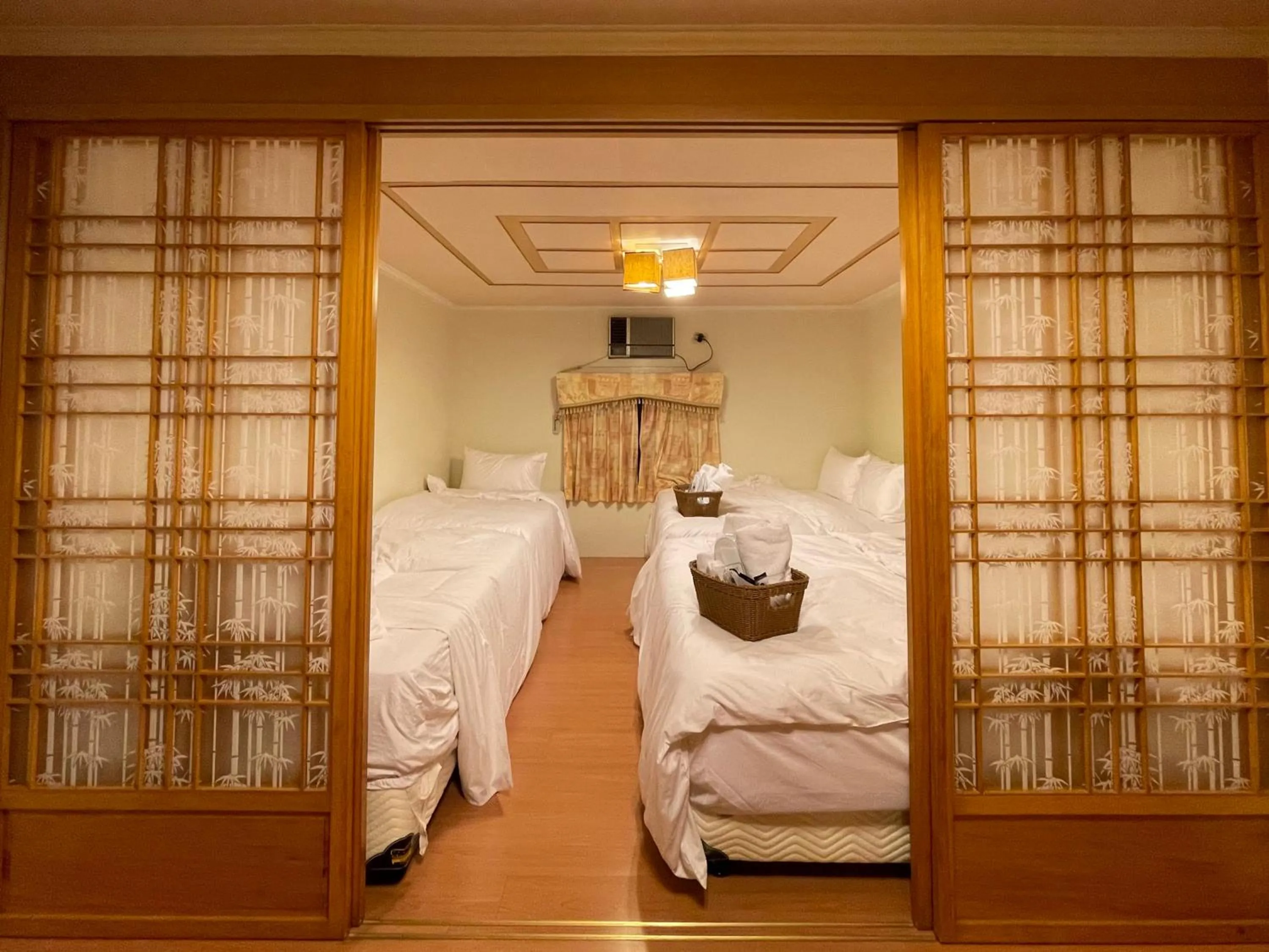 Bed in Shexia Liyu Hot Spring